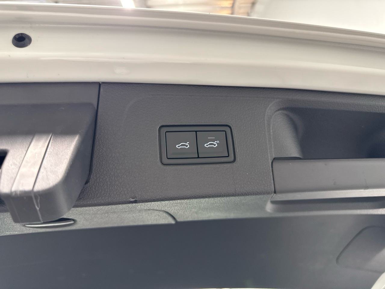 VW Passat Variant 1.5 TSI EVO Business DSG-image-13