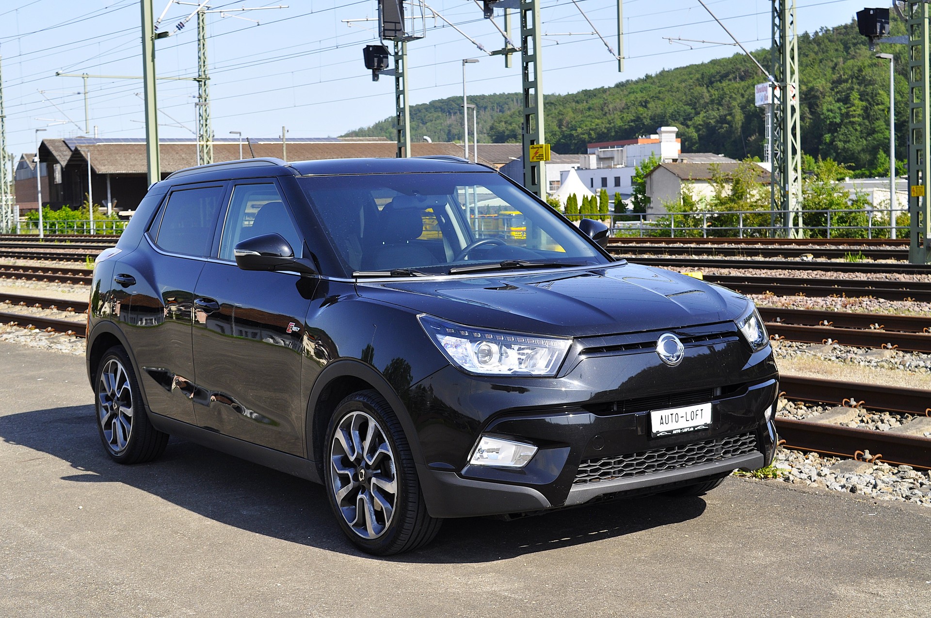 KGM-SsangYong Tivoli 1.6 e-XGi Sapphire 4WD Automatic-image-2