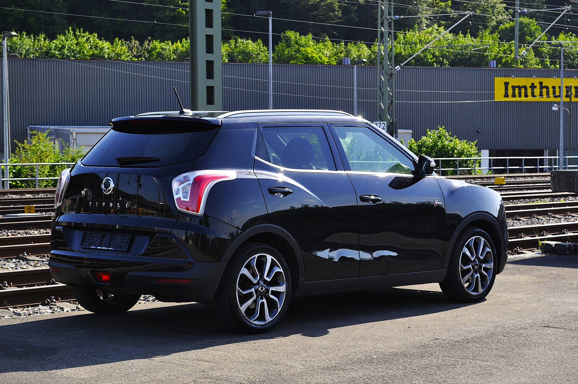 KGM-SsangYong Tivoli 1.6 e-XGi Sapphire 4WD Automatic-image-6