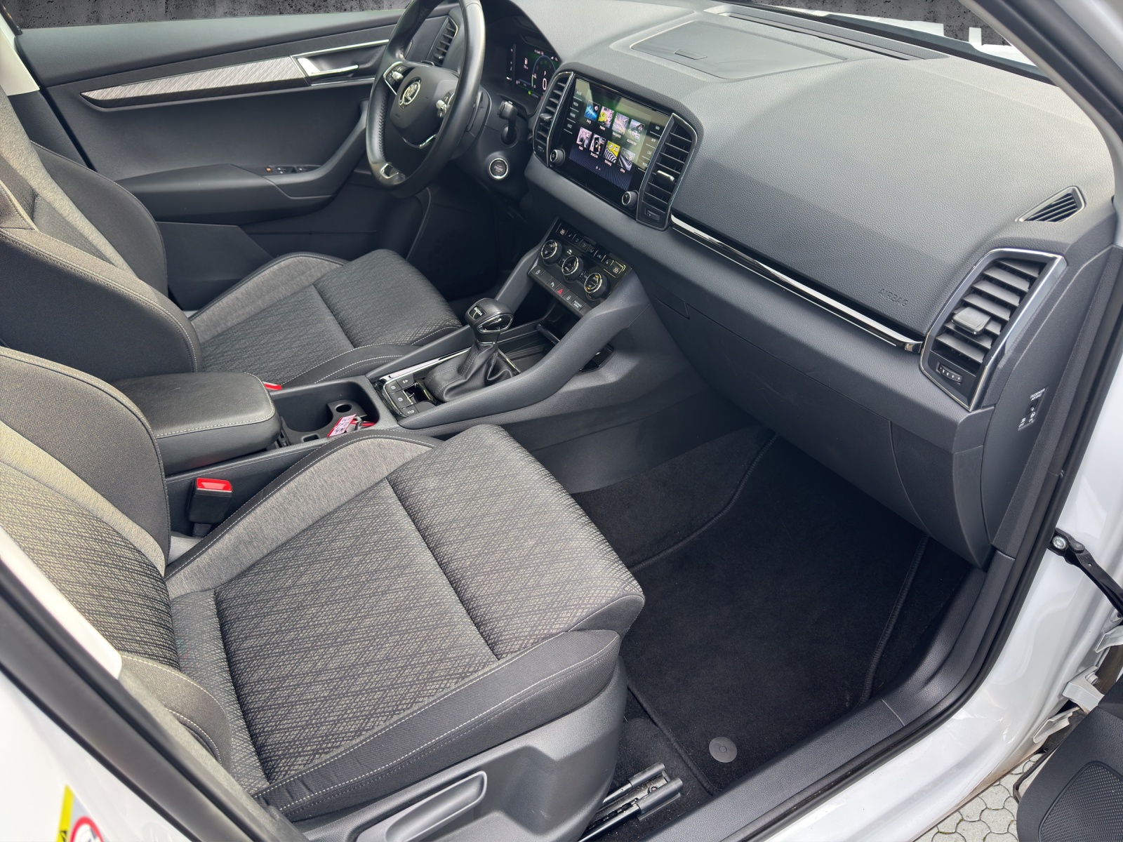 SKODA Karoq 1.5 TSI Style DSG-image-13
