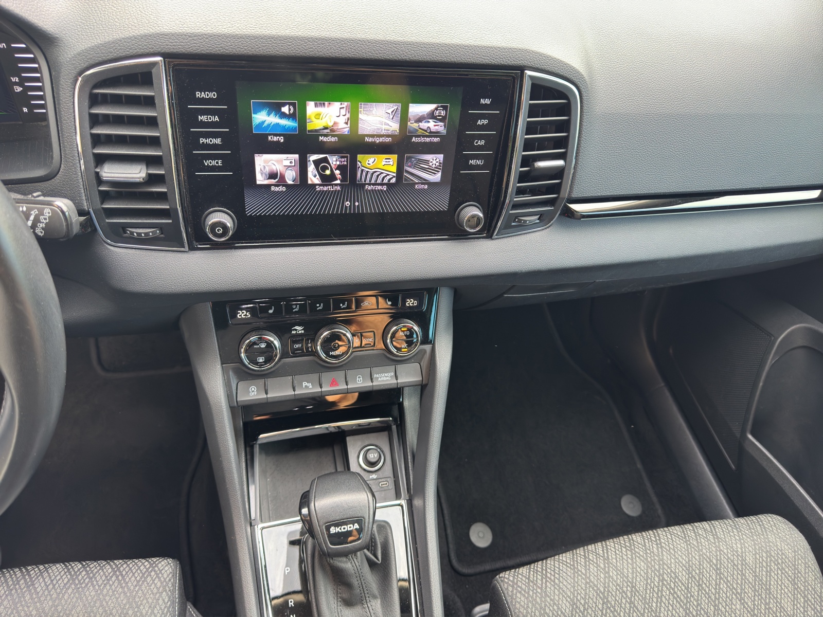 SKODA Karoq 1.5 TSI Style DSG-image-11