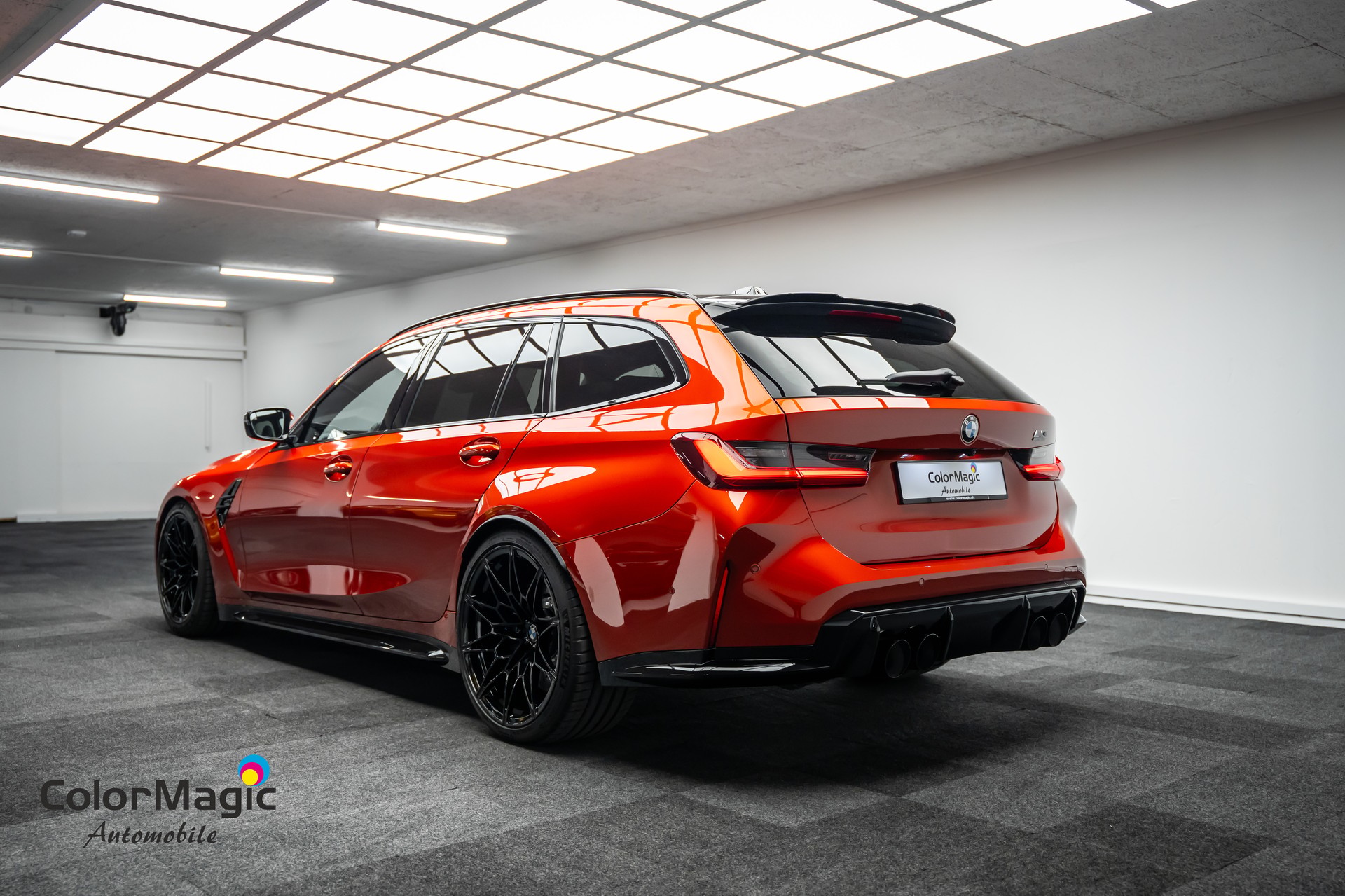BMW M3 Touring xDrive Competition M INDIVIDUAL * LEASING AB 721.- *-showroom-element-3