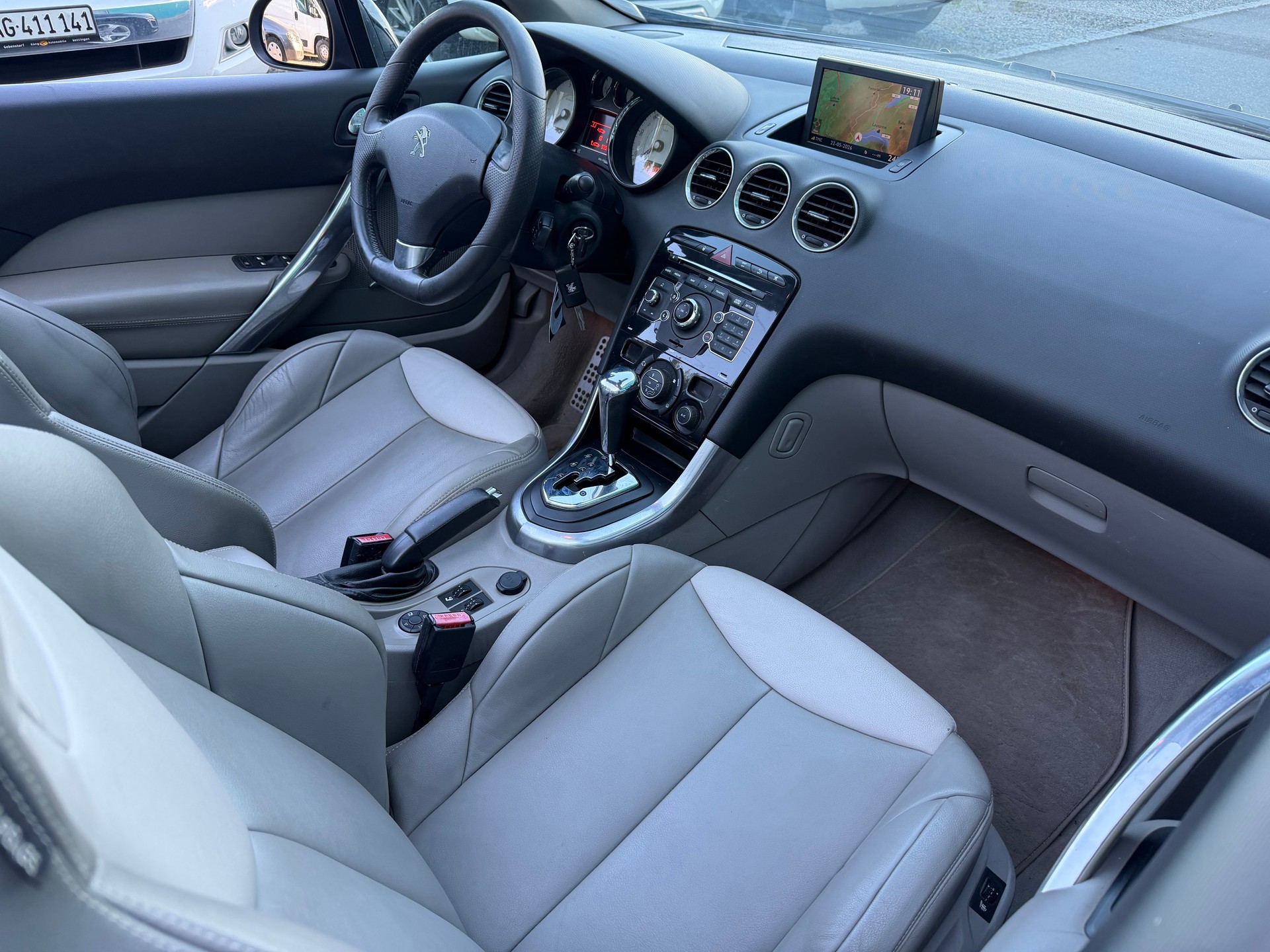 PEUGEOT 308 CC 1.6 16V Turbo Platinum Automatic-image-13