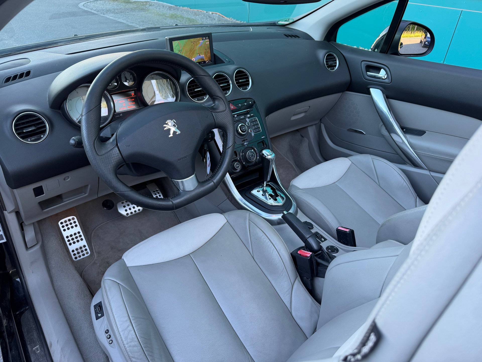 PEUGEOT 308 CC 1.6 16V Turbo Platinum Automatic-image-12