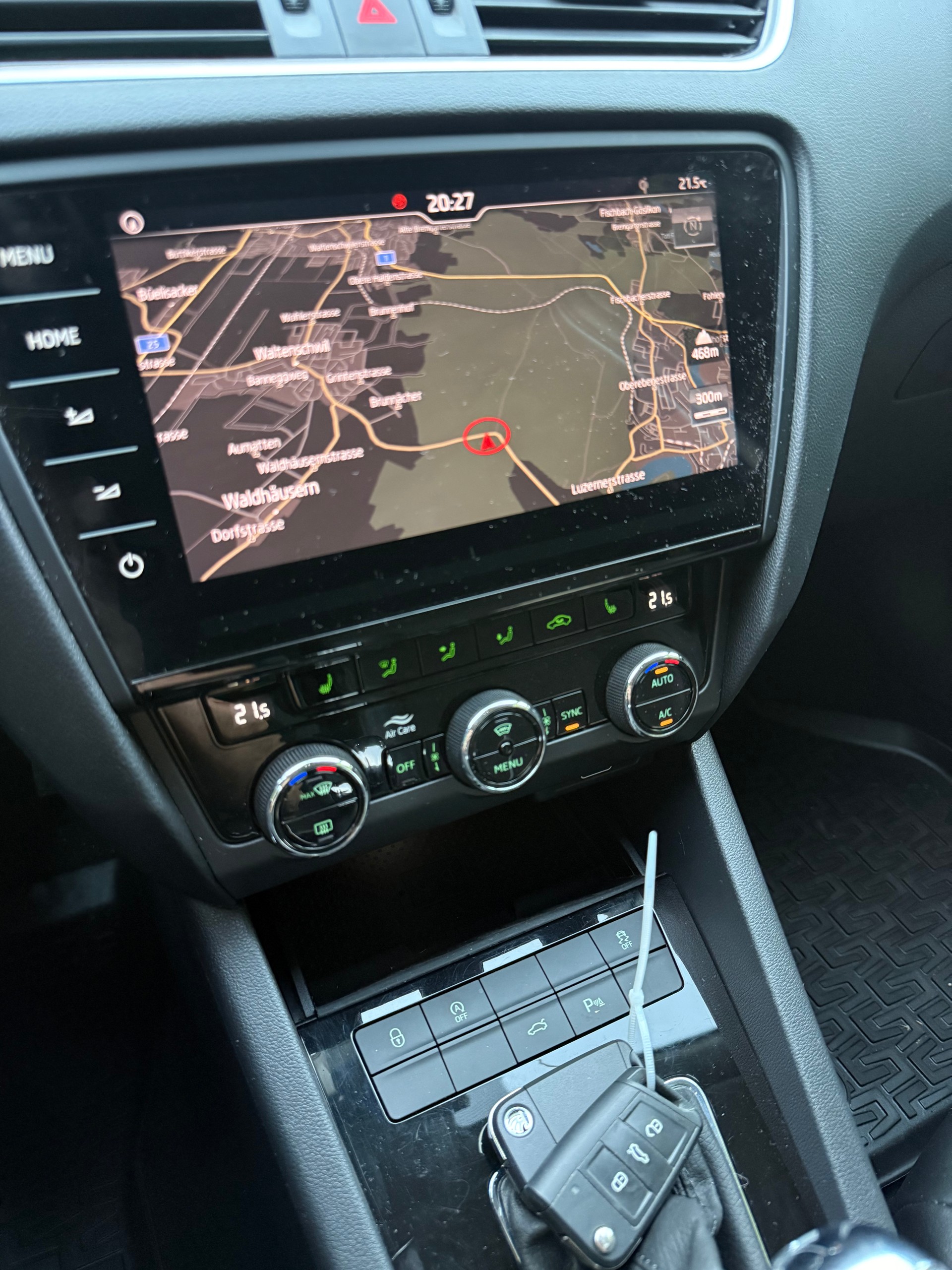 SKODA Octavia Combi 2.0 TDI Style 4x4 DSG-image-11