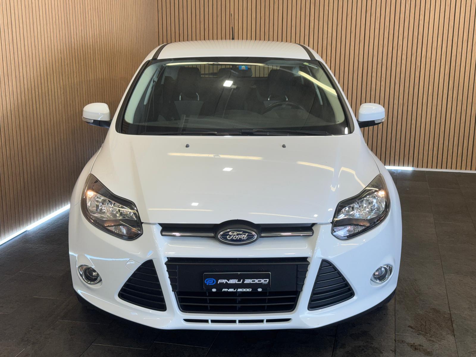 FORD Focus 1.6i VCT Carving-image-1