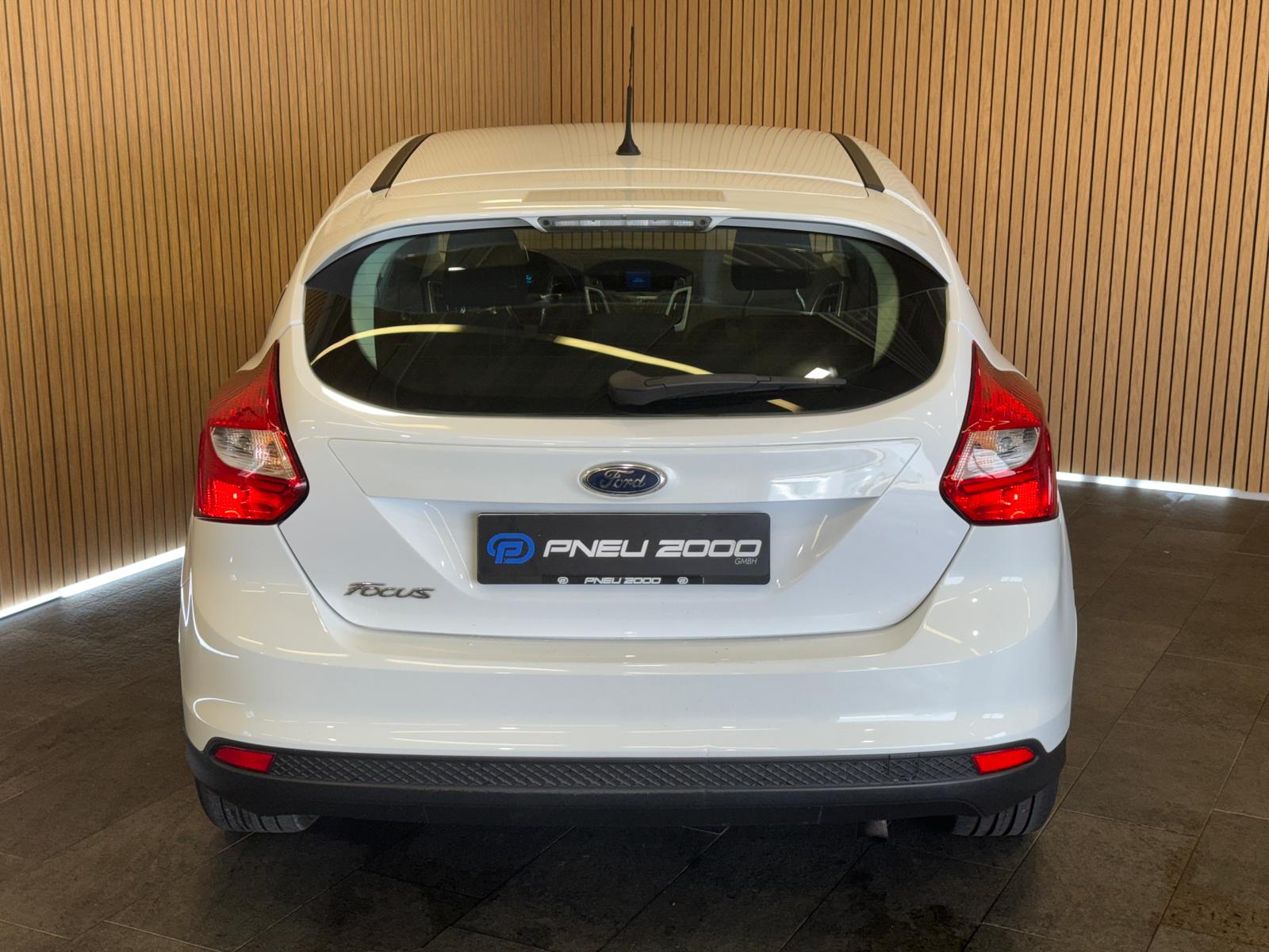 FORD Focus 1.6i VCT Carving-image-2