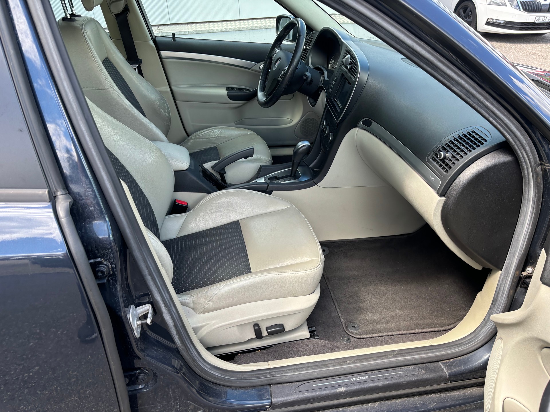 SAAB 9-3 2.0t BioPower Vector Automatic-image-11
