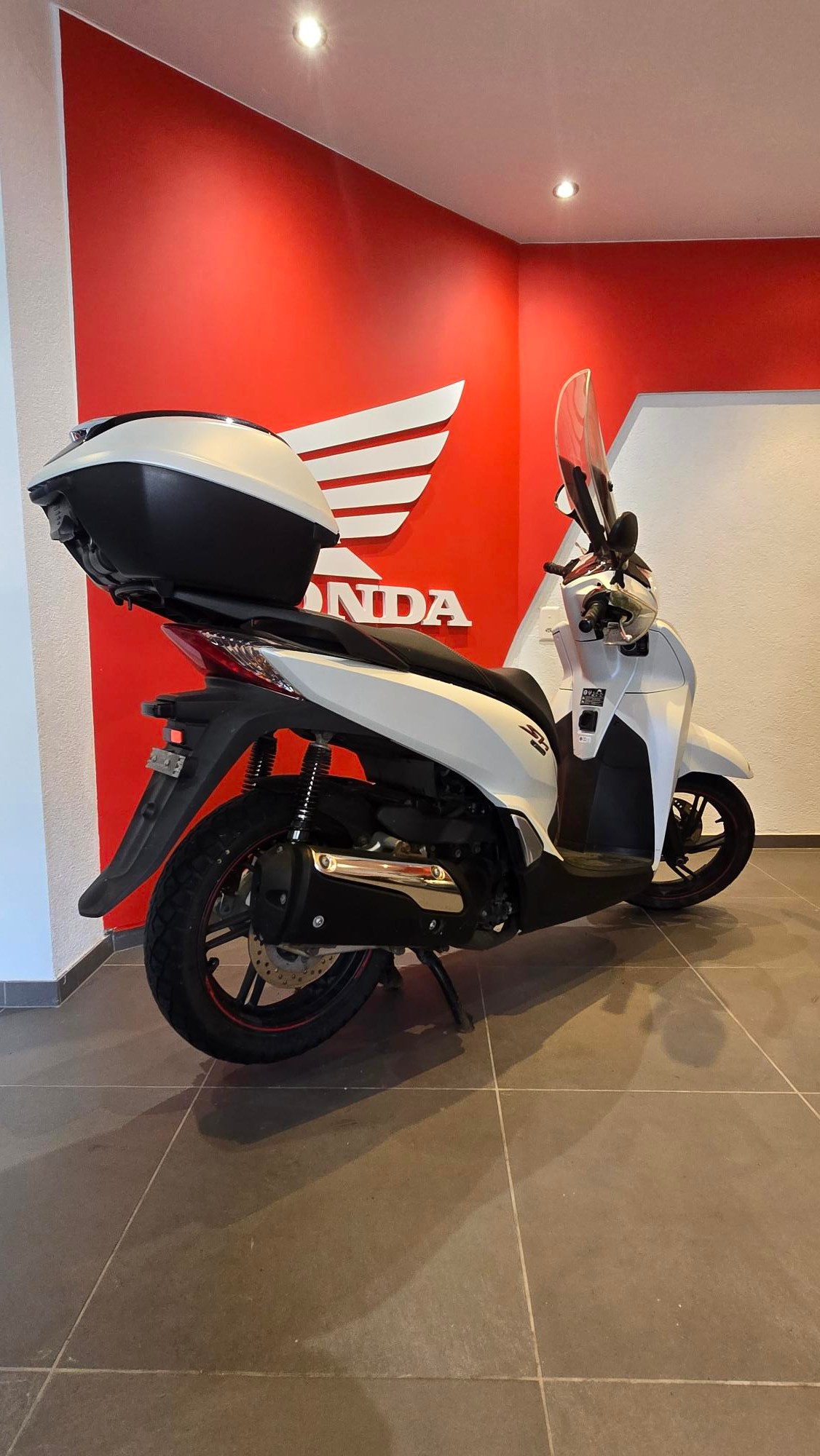 HONDA SH 300 i ABS-image-1