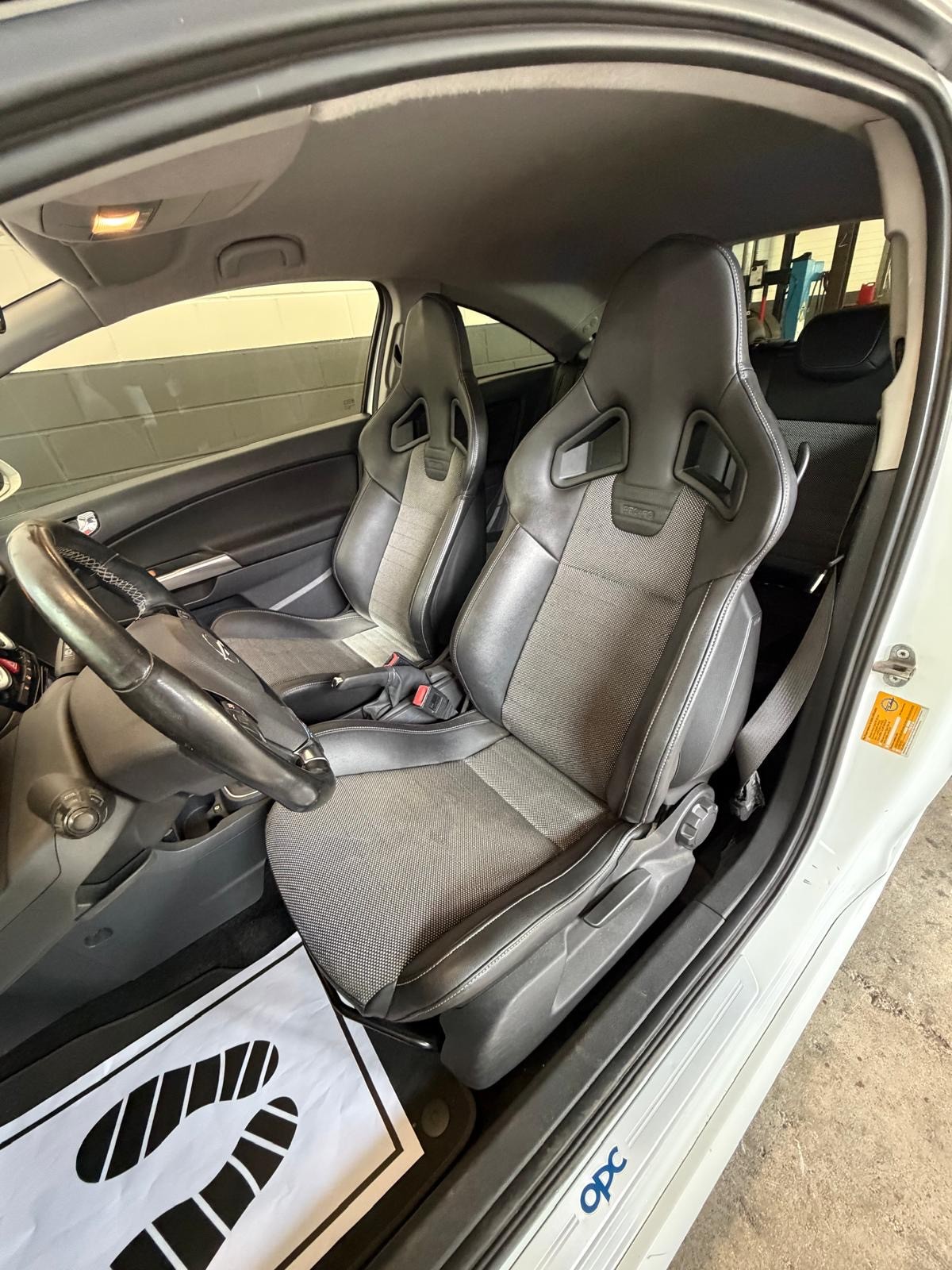 OPEL Corsa 1.6 Turbo OPC //NEU AB MFK!-image-12