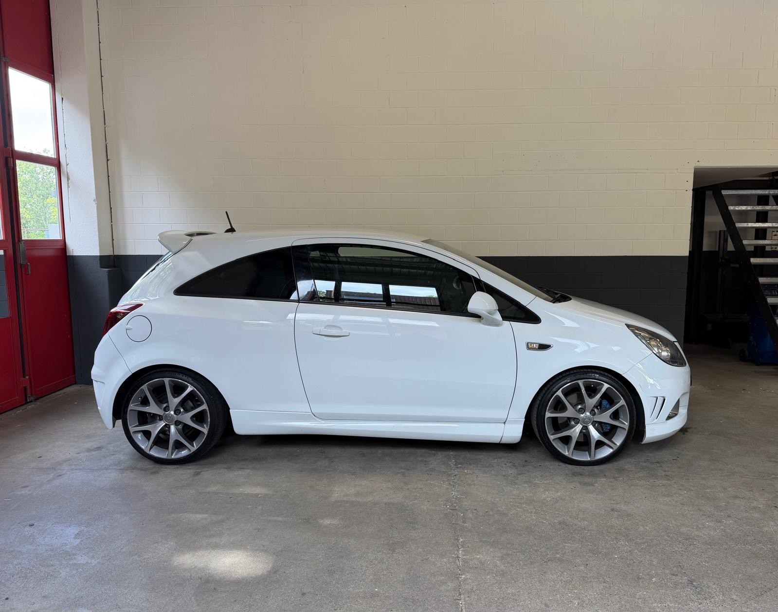 OPEL Corsa 1.6 Turbo OPC //NEU AB MFK!-image-2