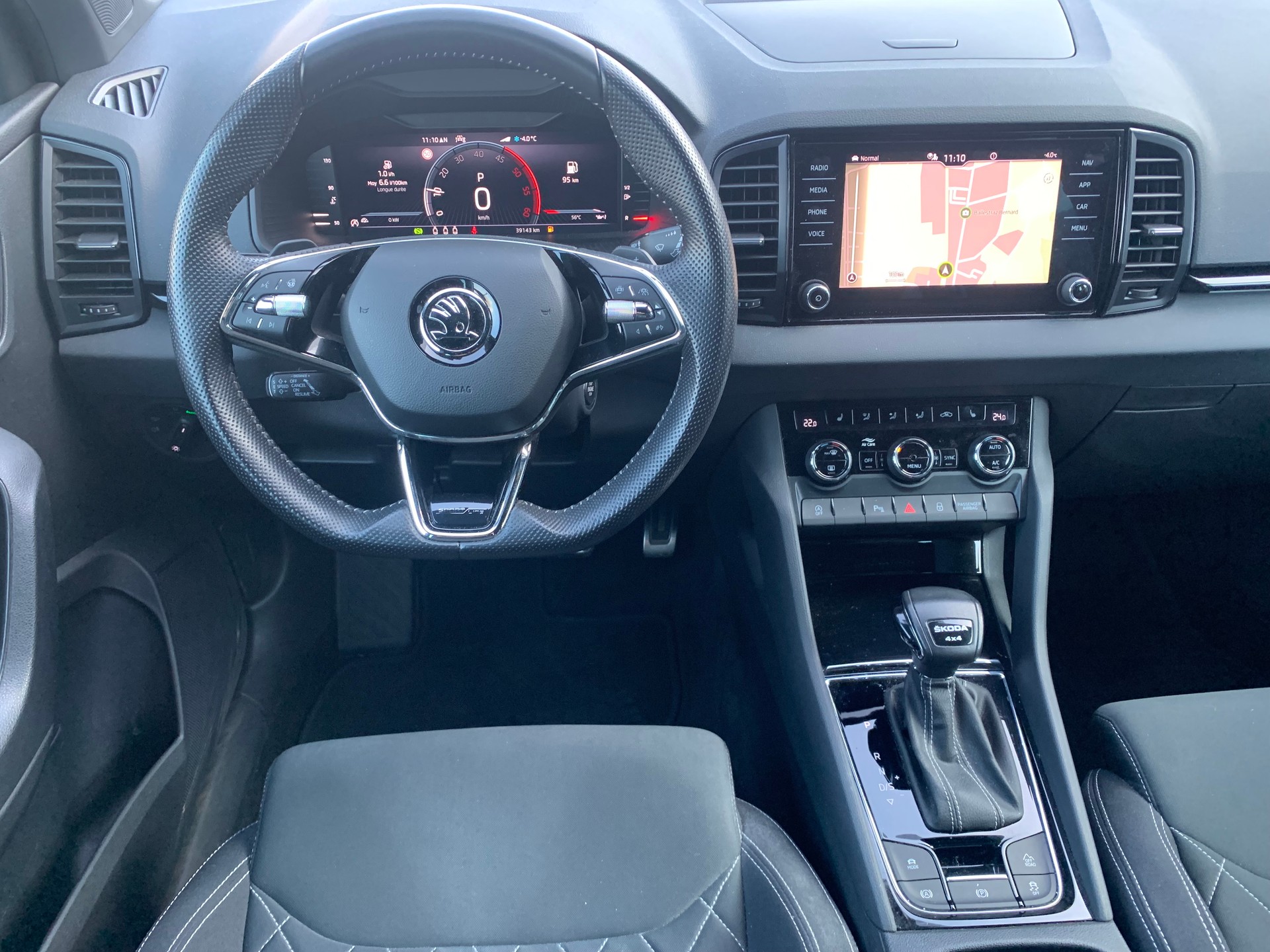 SKODA Karoq 2.0 TDI CR SportLine 4x4 DSG-image-17