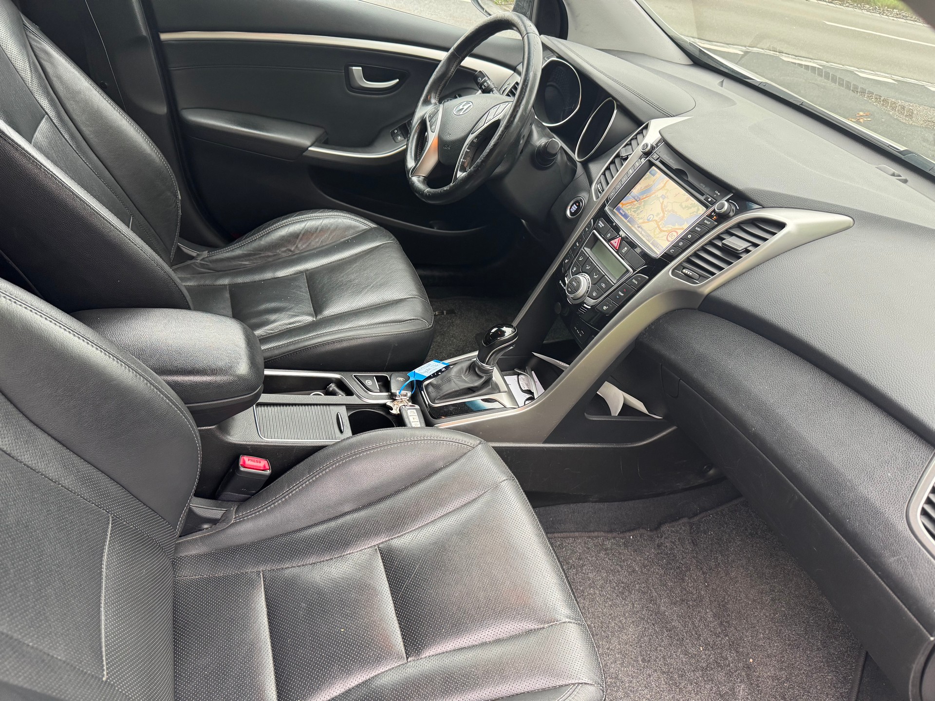HYUNDAI i30 Wagon 1.6 GDI Style Automatic-image-12