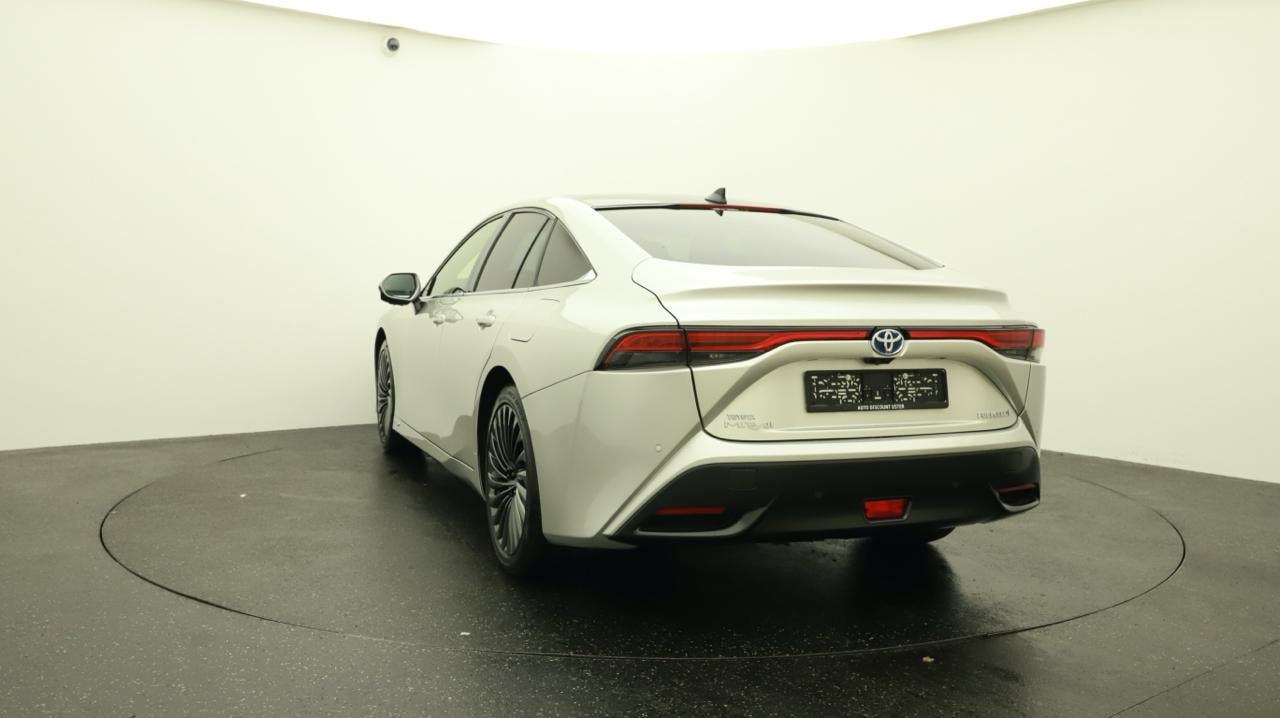 TOYOTA Mirai Fuel cell Platinum-showroom-element-3