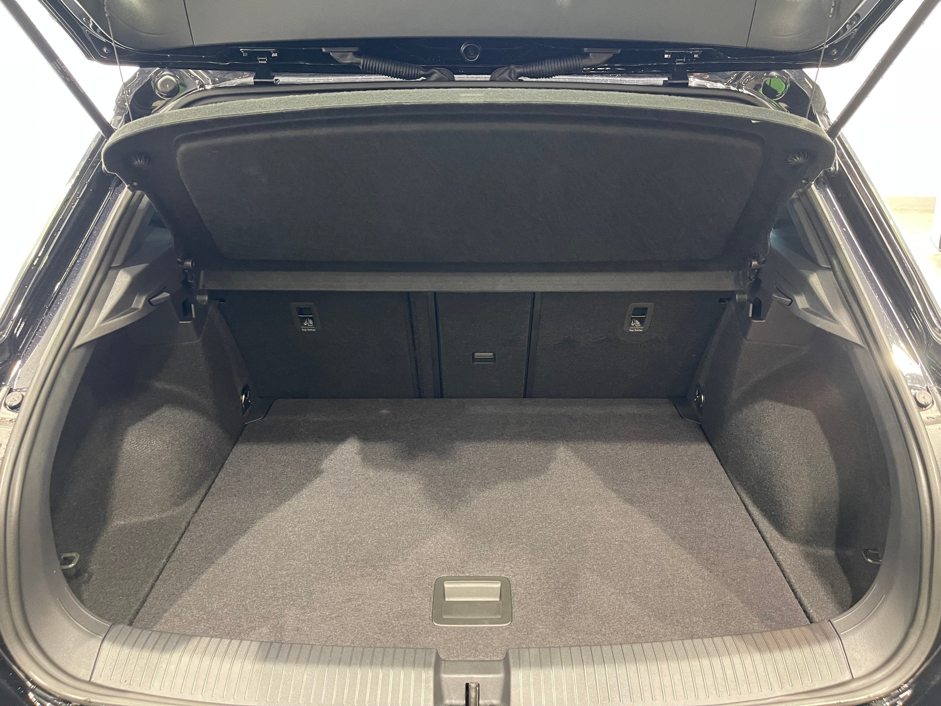 VW T-Roc 2.0 TSI R-Line DSG 4Motion-image-24