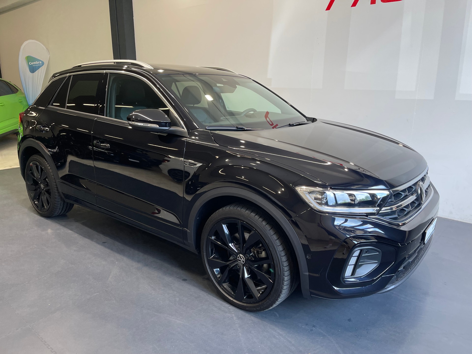VW T-Roc 2.0 TSI R-Line DSG 4Motion-image-5