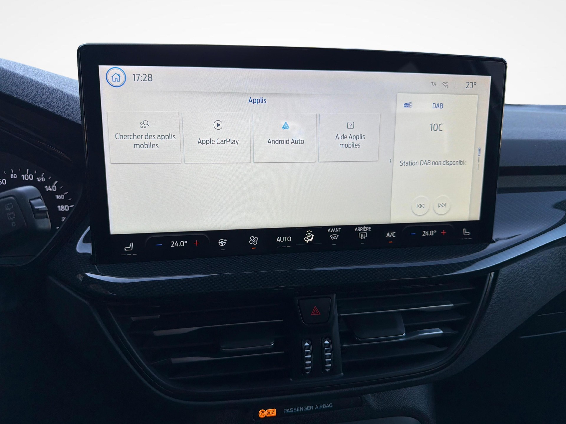 FORD Focus 1.0i EcoB Hybrid 125 ST-Line-image-13
