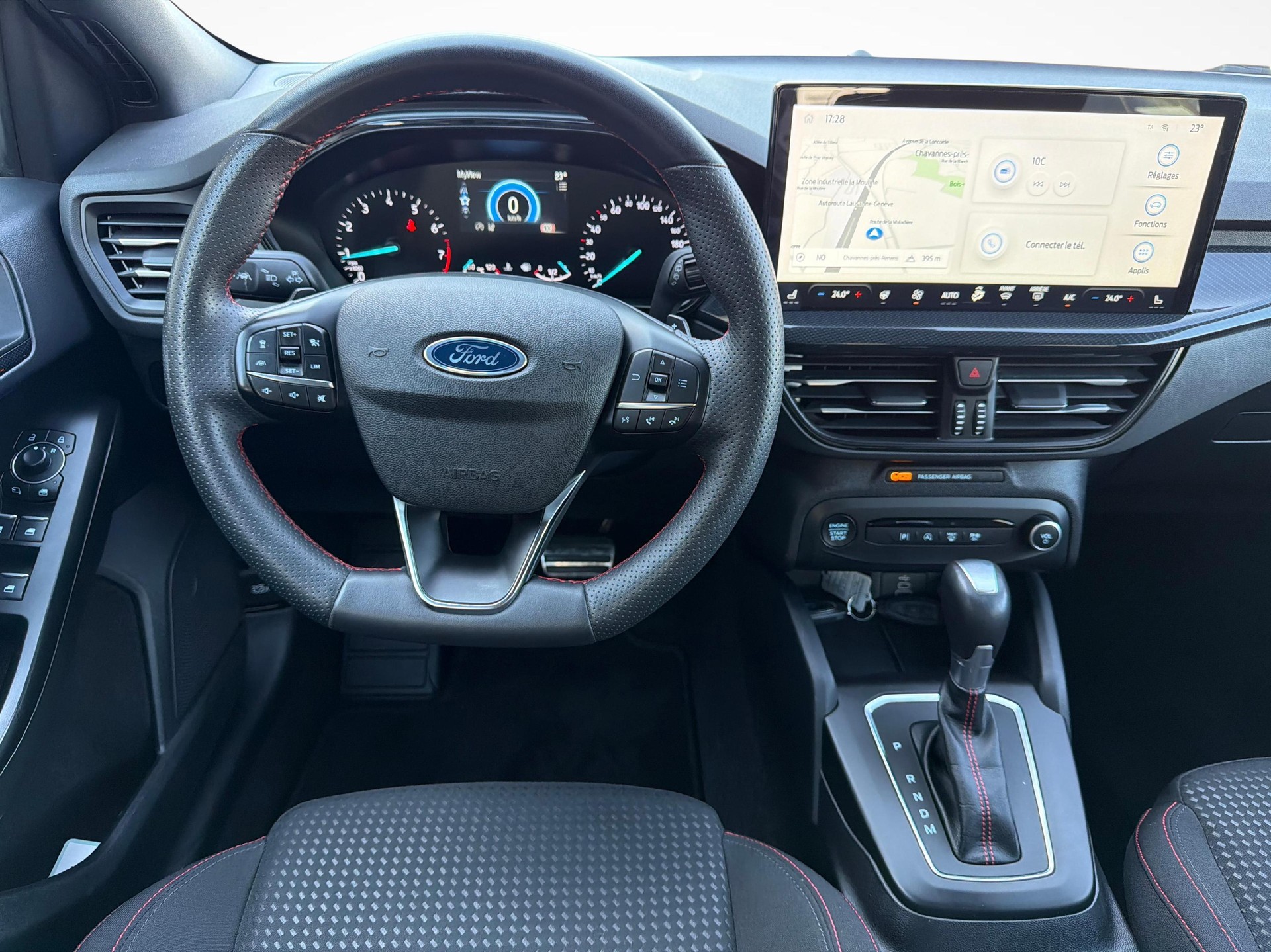 FORD Focus 1.0i EcoB Hybrid 125 ST-Line-image-11