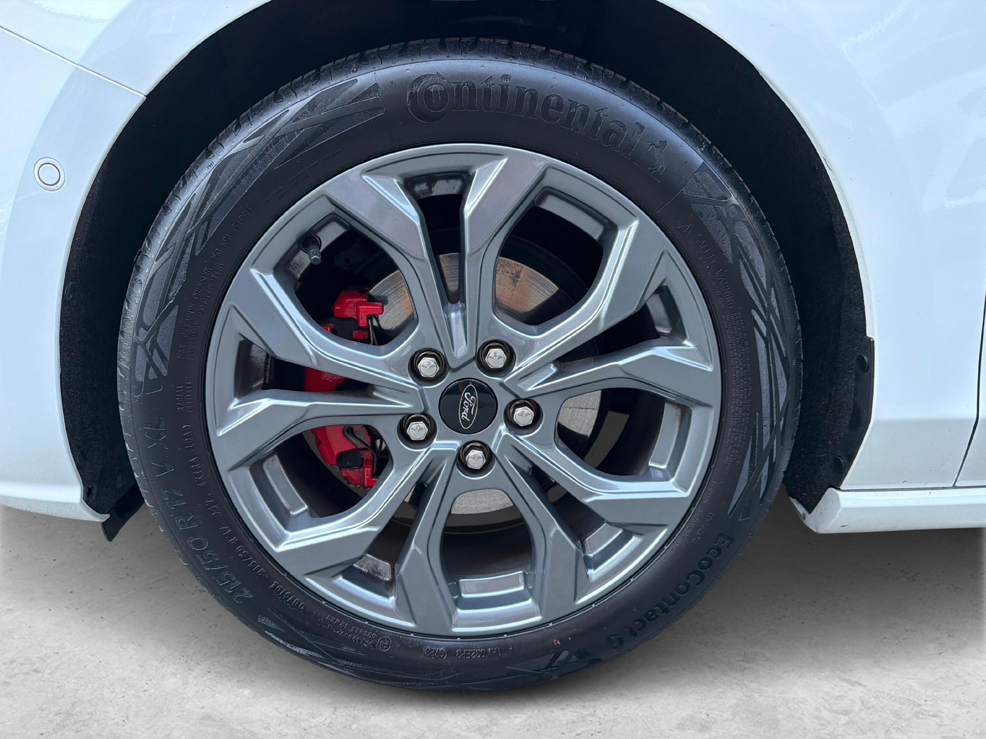 FORD Focus 1.0i EcoB Hybrid 125 ST-Line-image-19