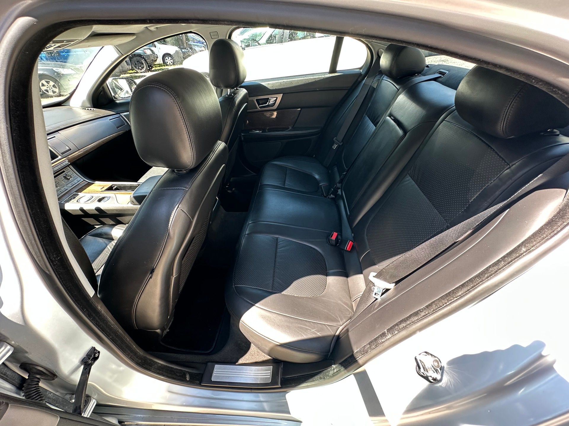 JAGUAR XF 3.0 V6 Luxury-image-5