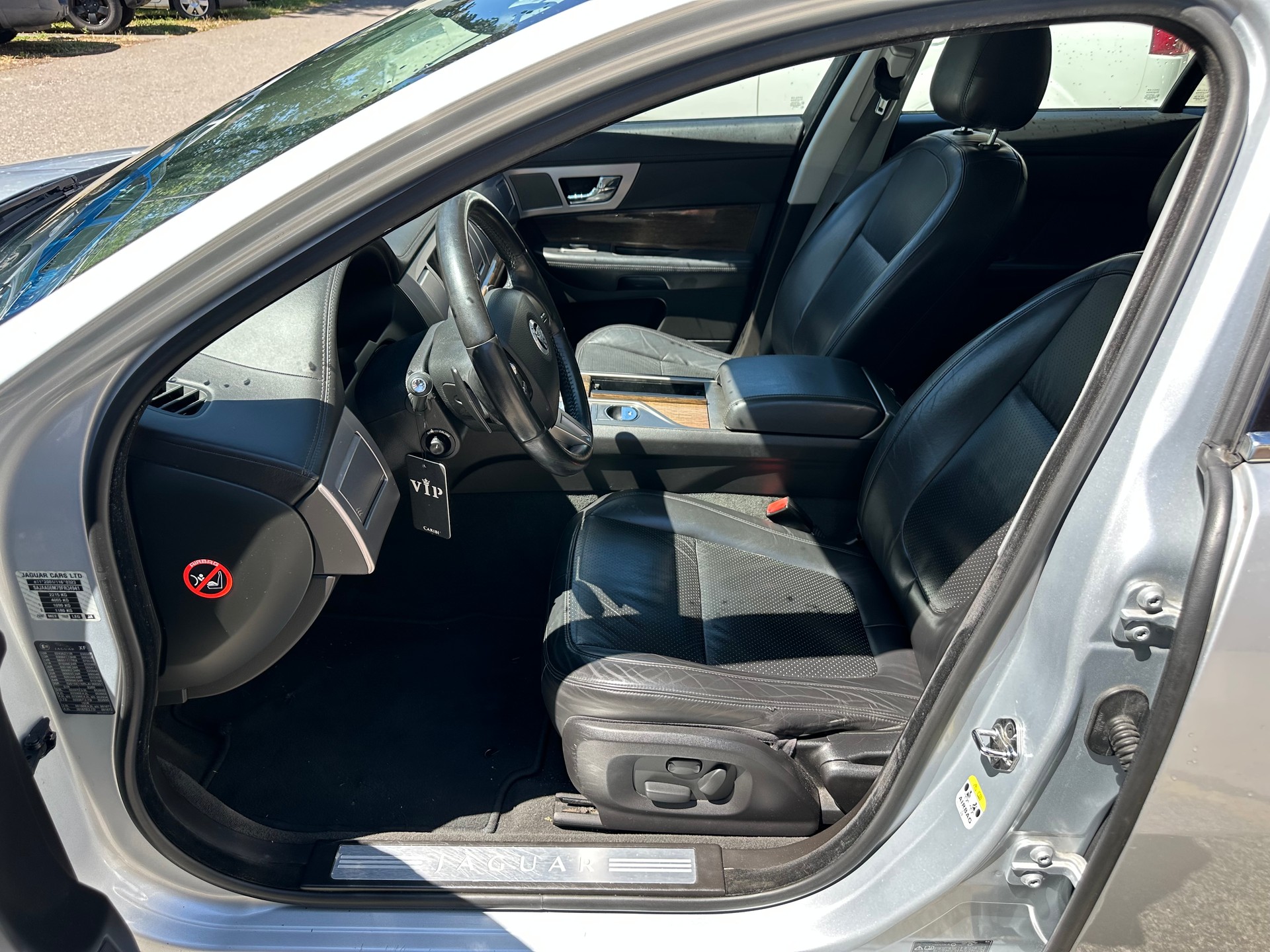 JAGUAR XF 3.0 V6 Luxury-image-8