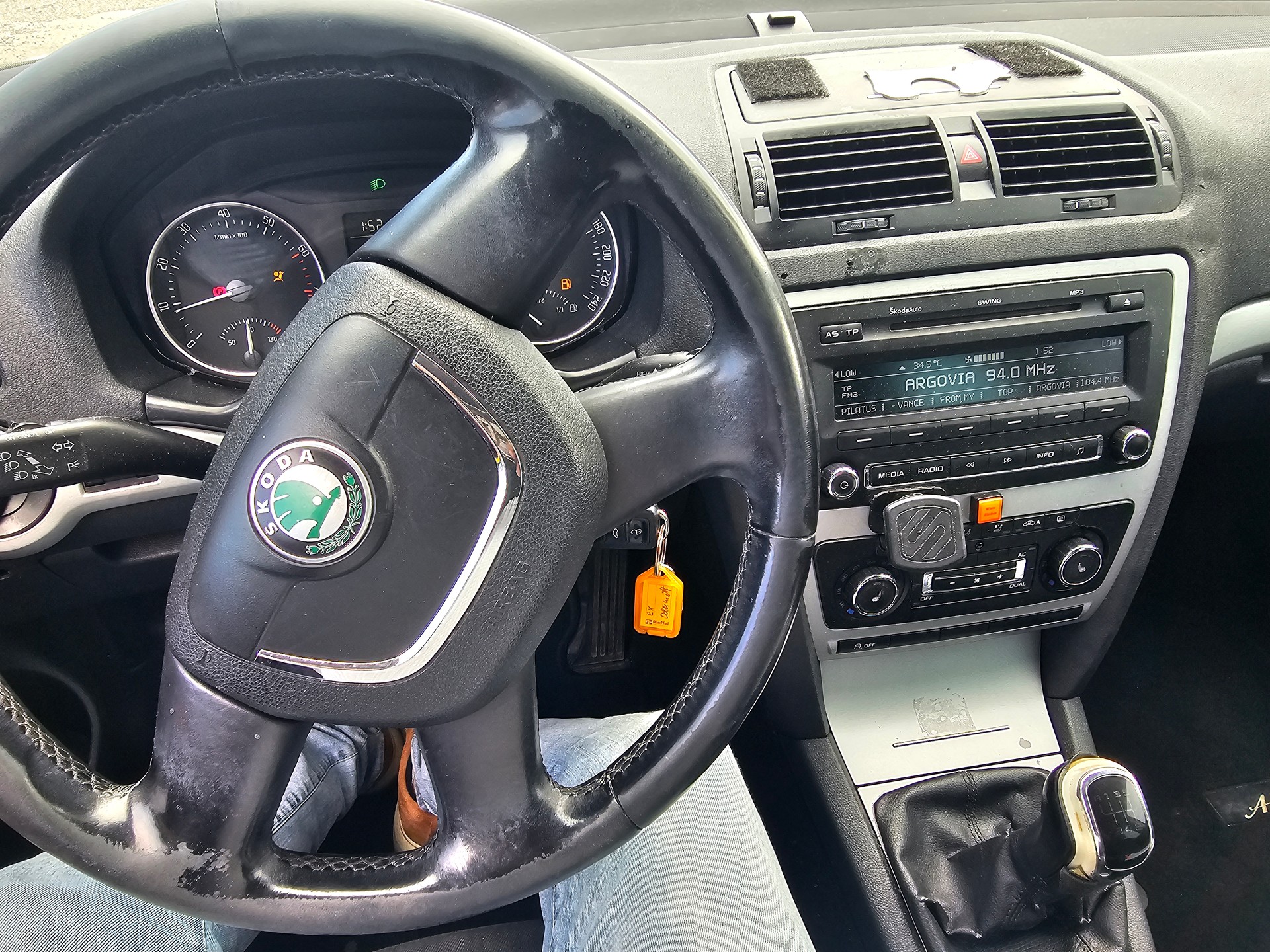 SKODA Octavia Combi 1.8 TSI Ambition 4x4-image-11