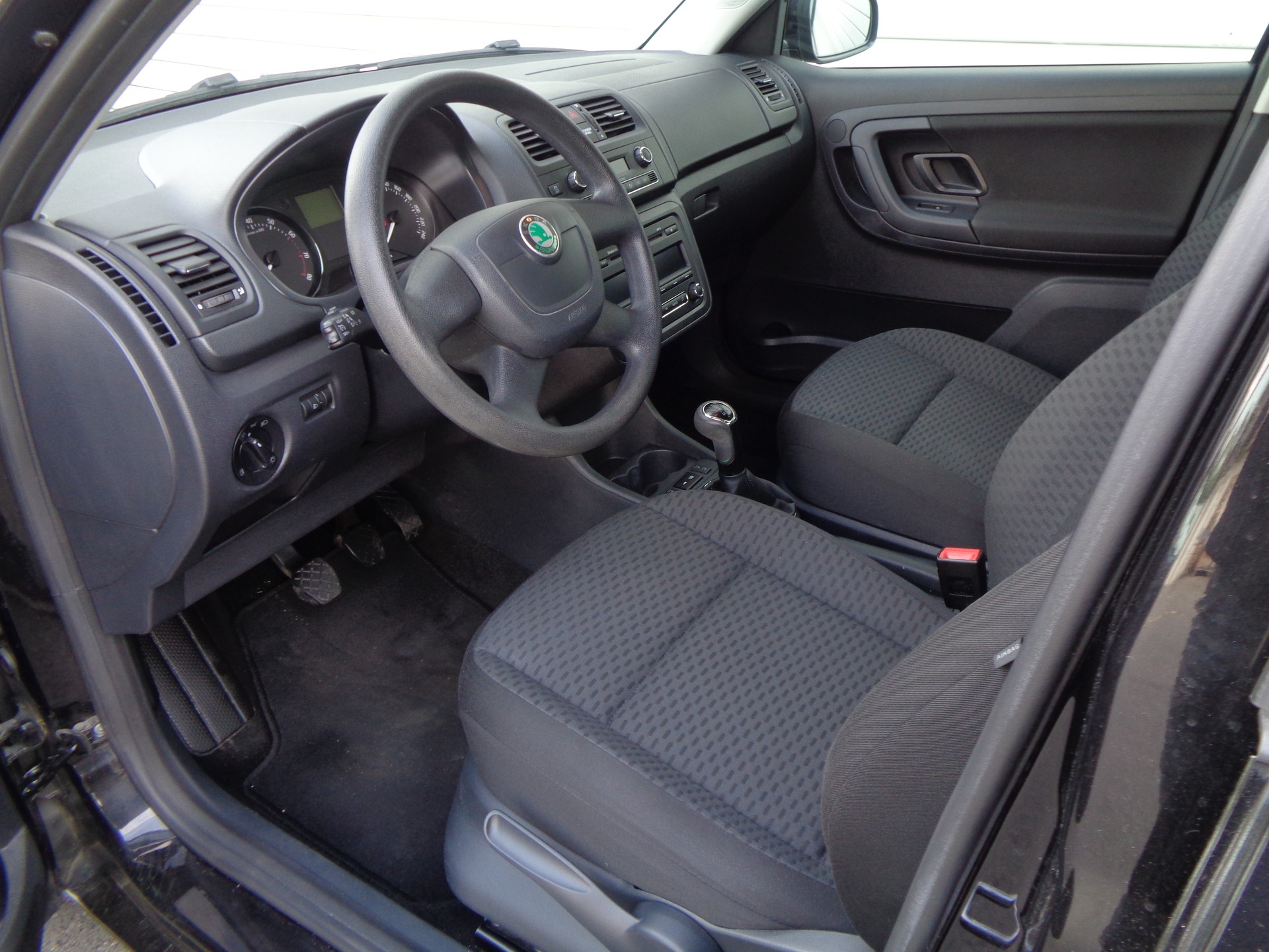 SKODA Fabia 1.2 TSI Ambition-image-1