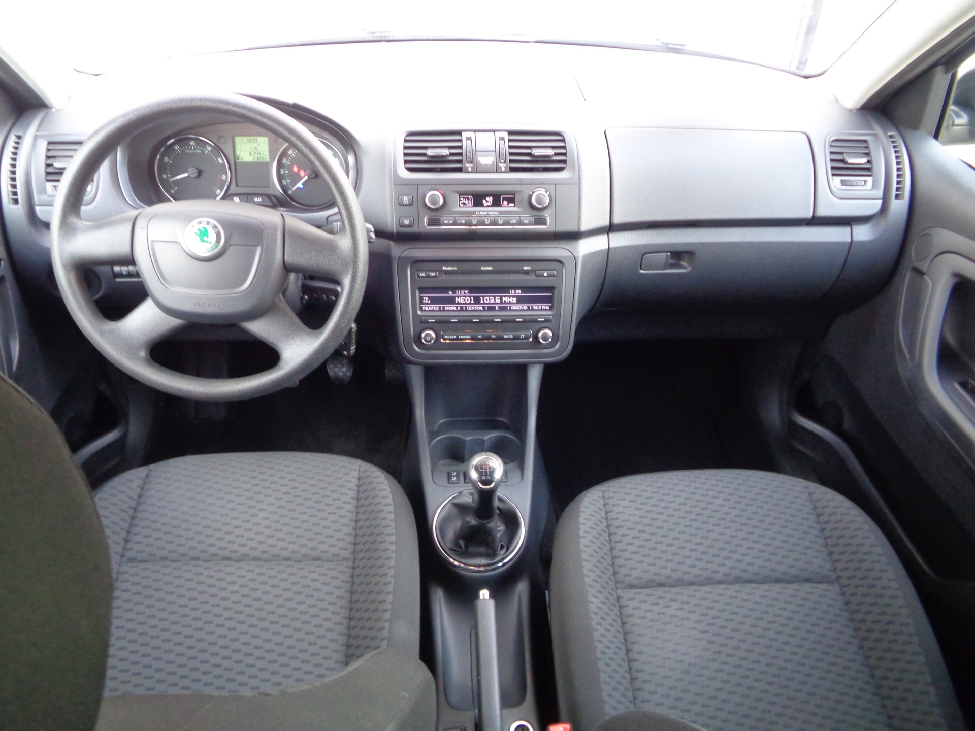 SKODA Fabia 1.2 TSI Ambition-image-7