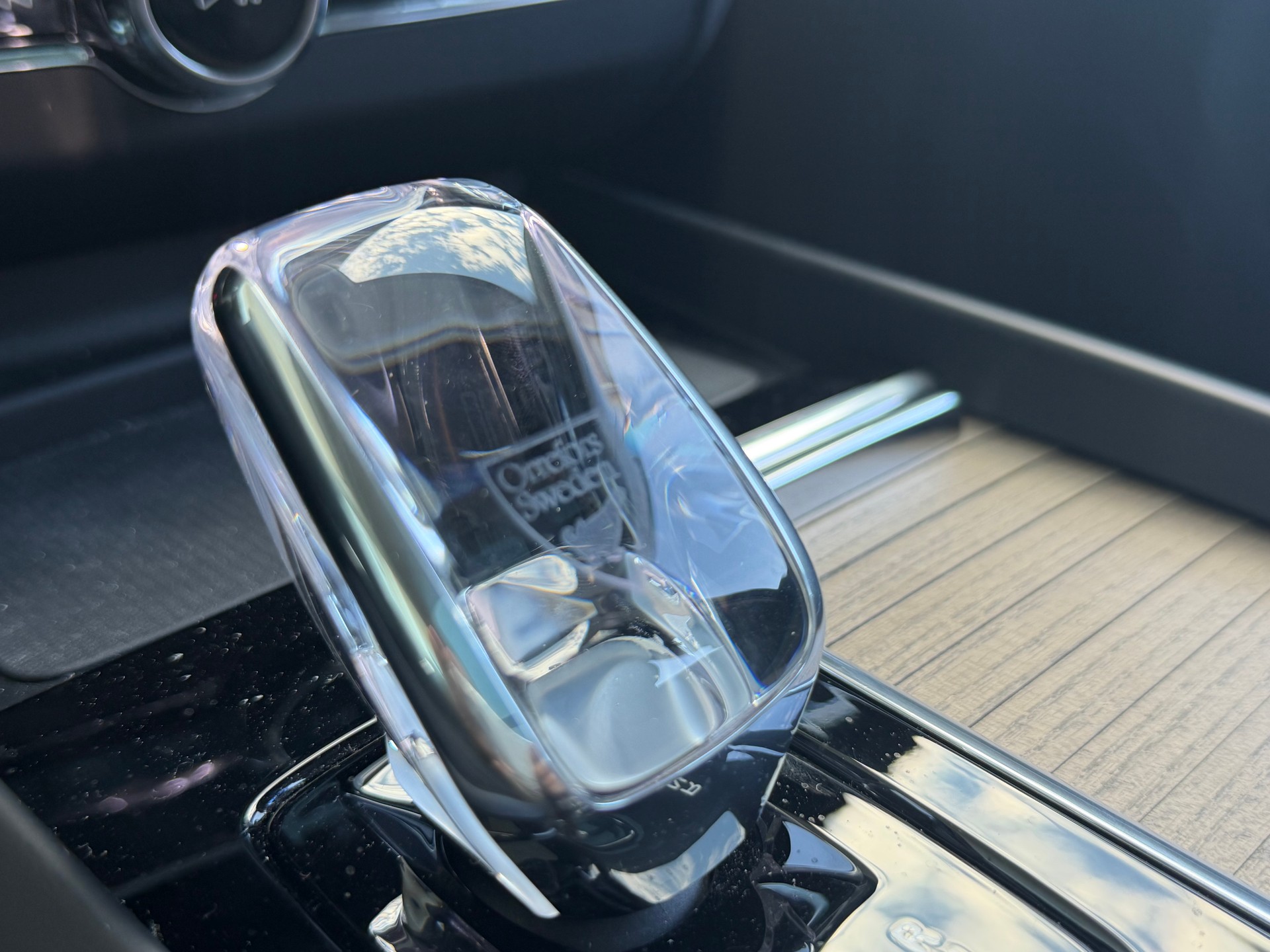 VOLVO XC60 T8 eAWD Ultra Dark Geartronic-image-14