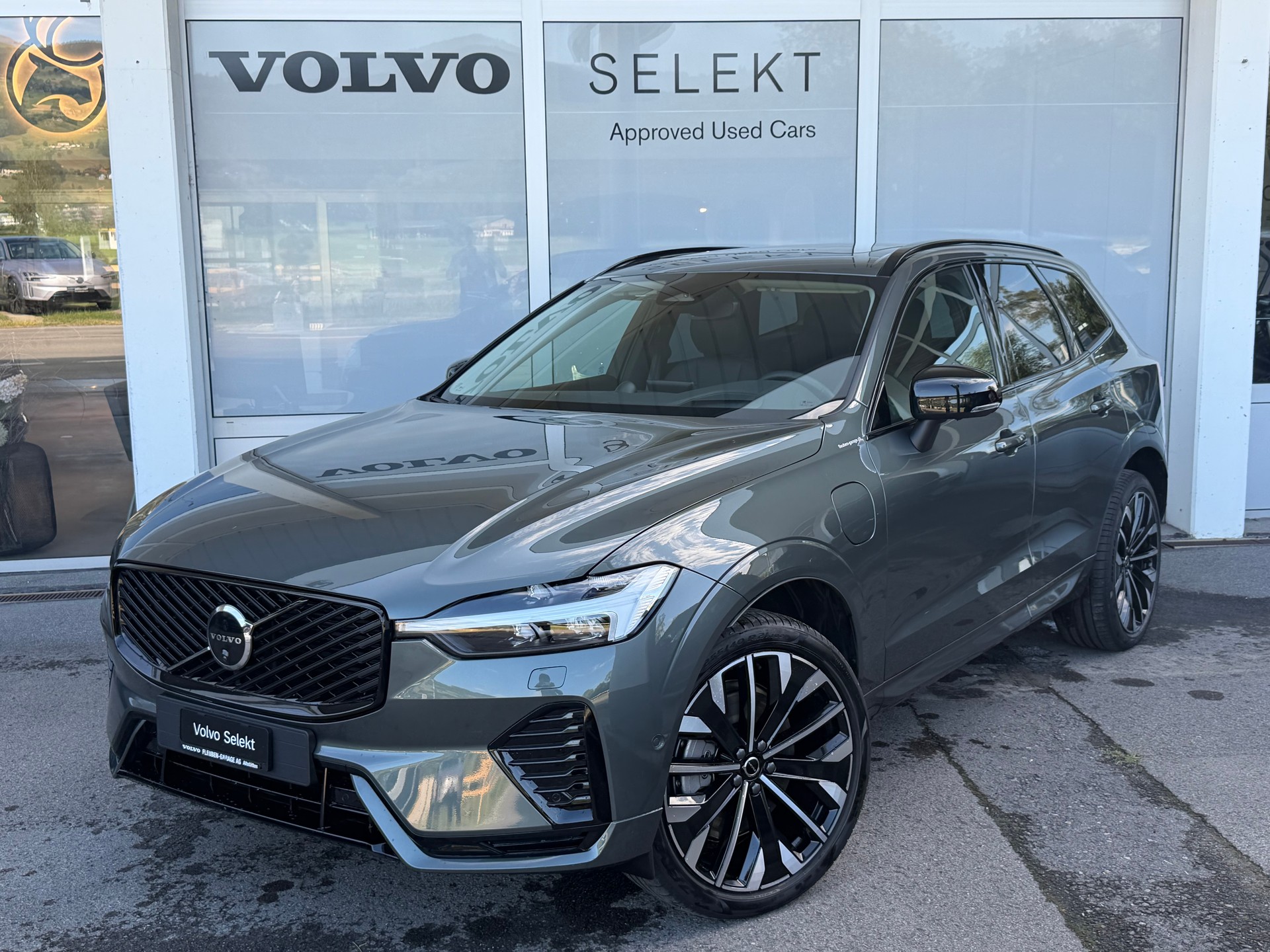 VOLVO XC60 T8 eAWD Ultra Dark Geartronic