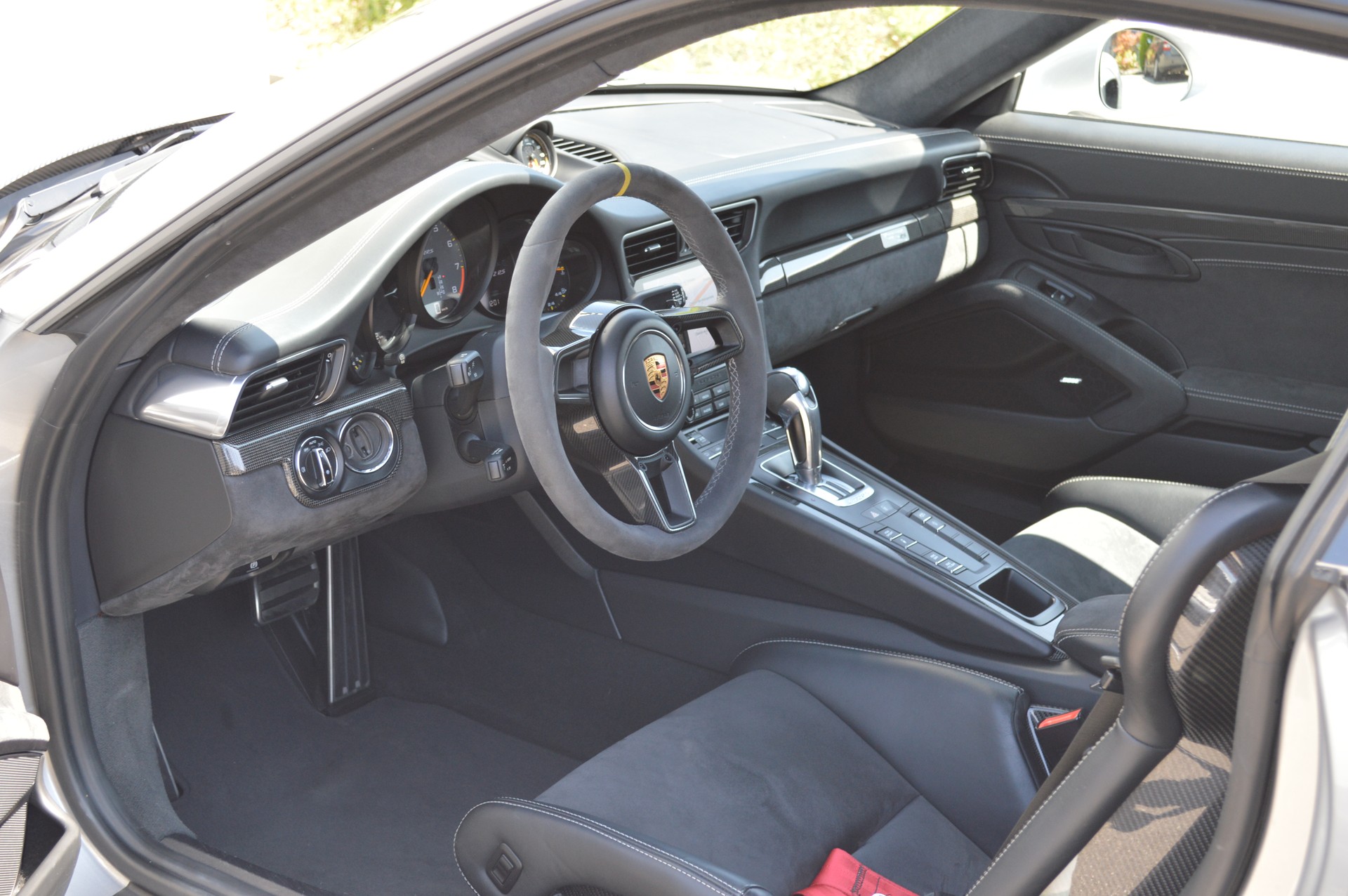 PORSCHE 911 GT2 RS PDK-image-10