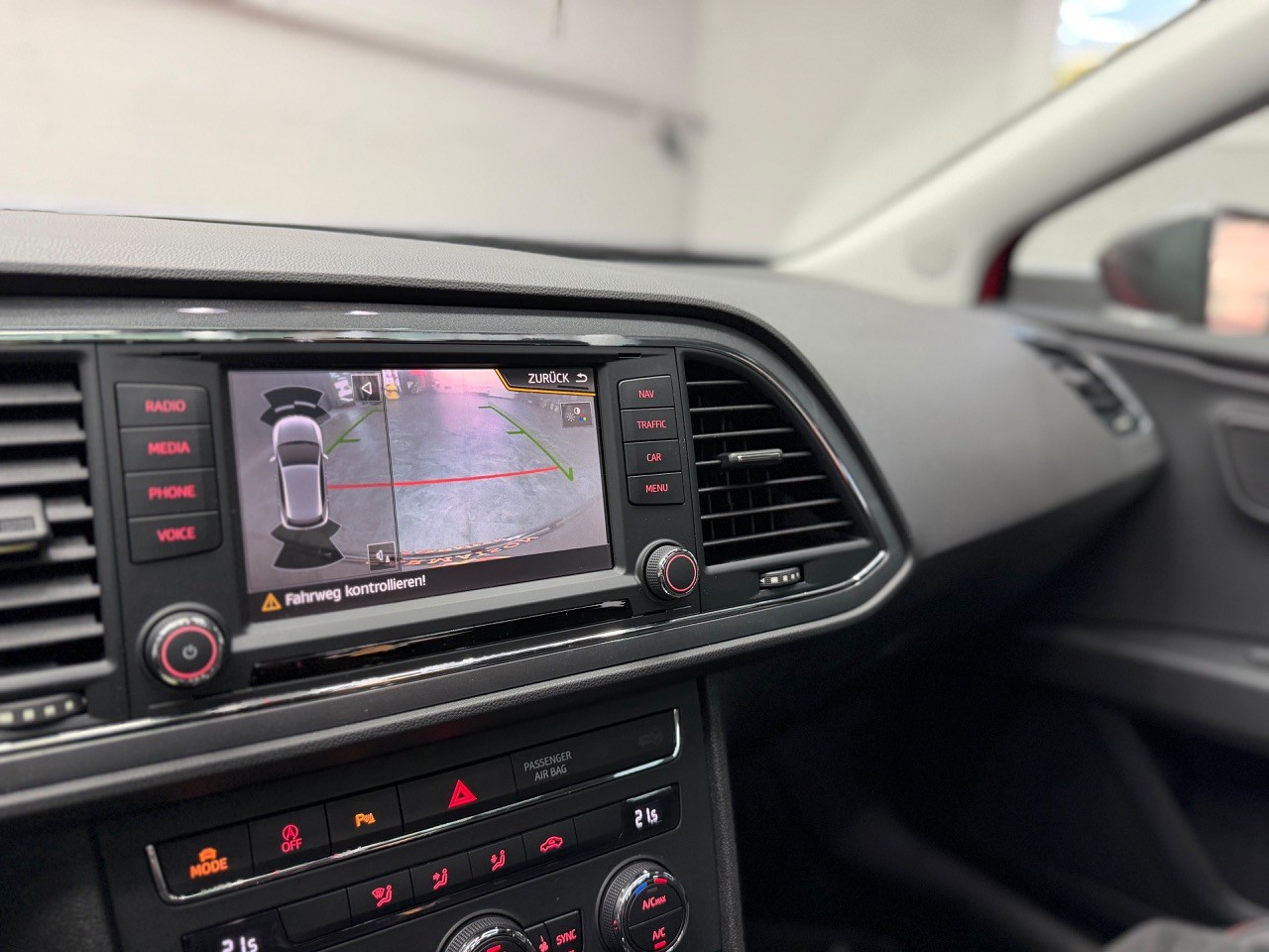 SEAT Leon 1.4 TSI FR Line DSG | Schiebedach | Tempomat | CarPlay-image-14