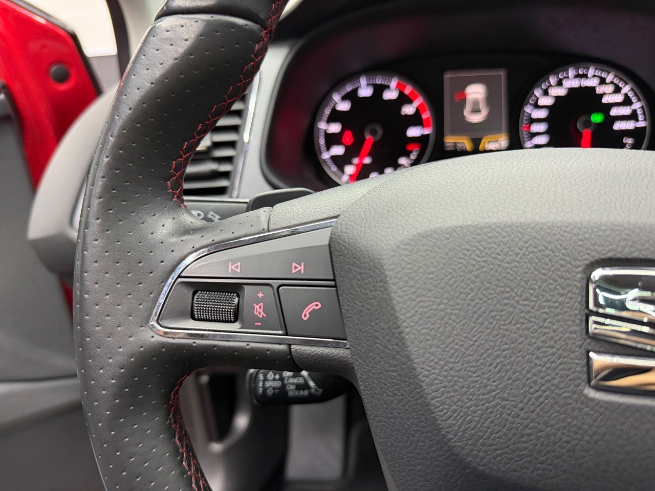 SEAT Leon 1.4 TSI FR Line DSG | Schiebedach | Tempomat | CarPlay-image-17