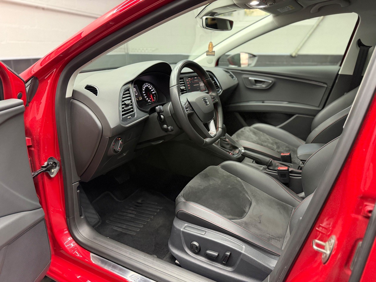 SEAT Leon 1.4 TSI FR Line DSG | Schiebedach | Tempomat | CarPlay-image-10