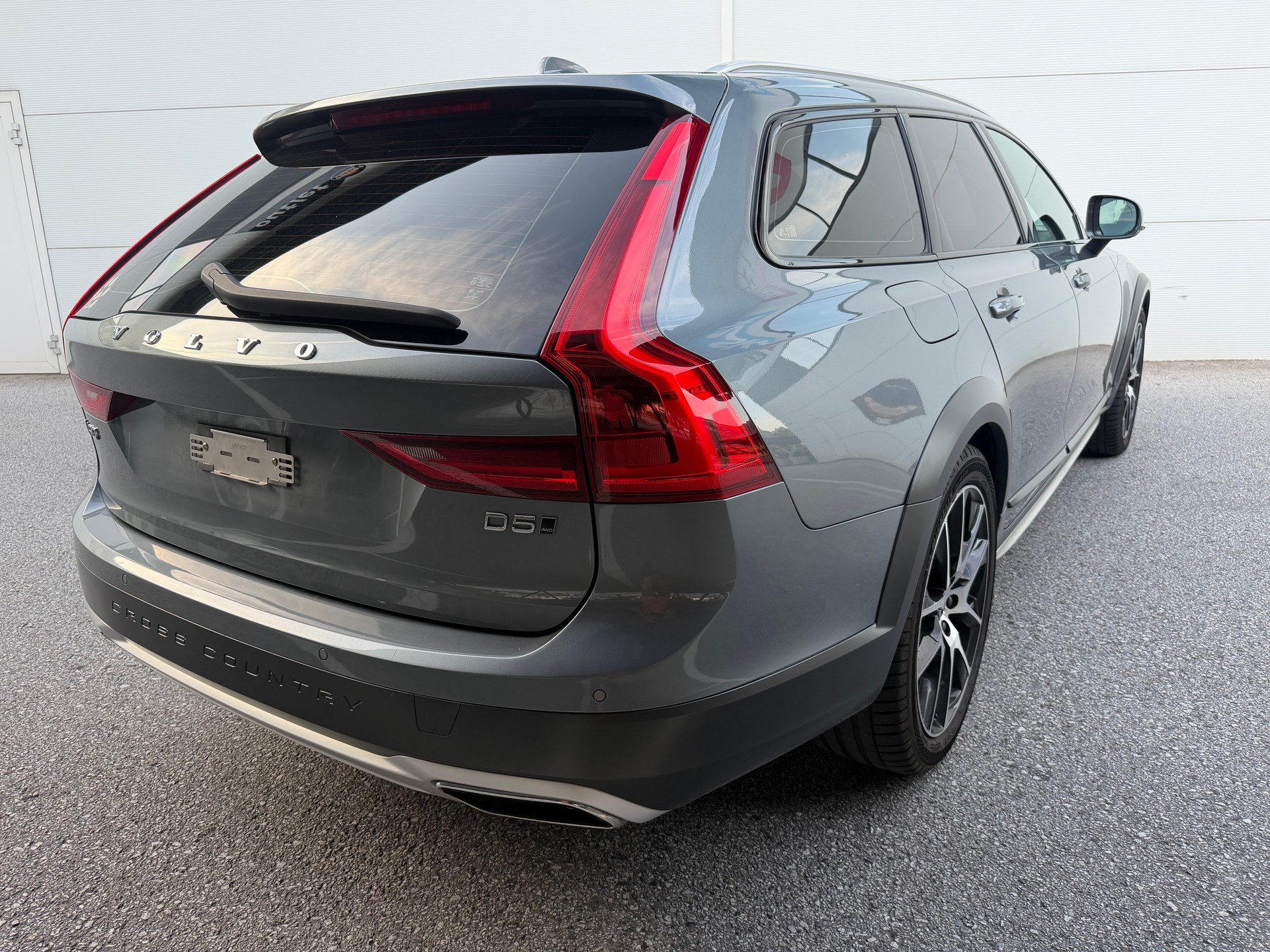 VOLVO Cross Country 2.0 D5 AWD-image-5