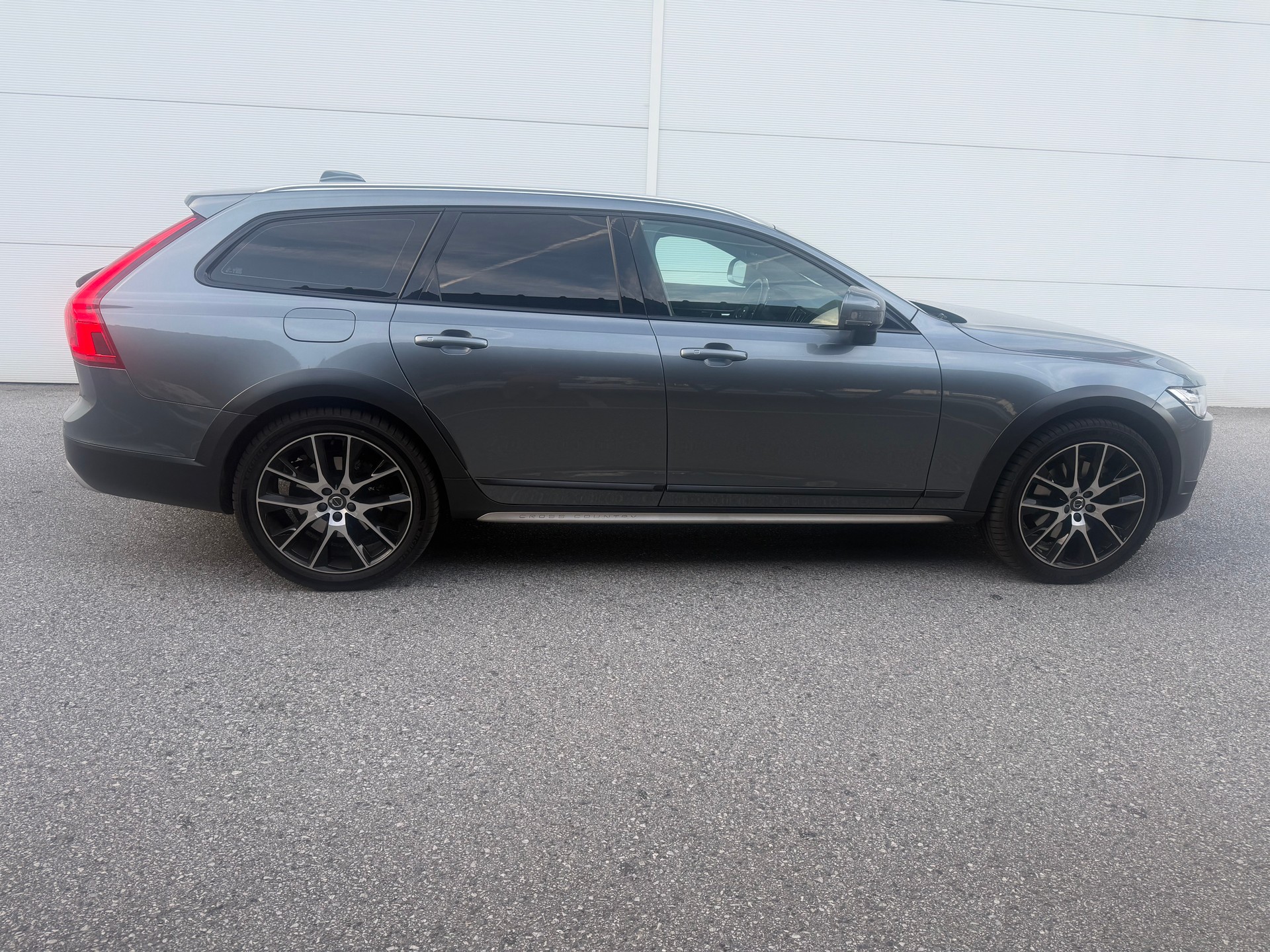 VOLVO Cross Country 2.0 D5 AWD-image-4