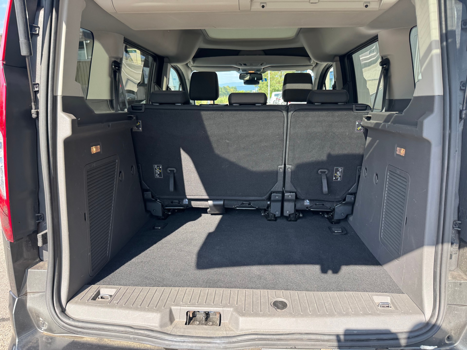 FORD Tourneo Connect 1.5 EcoBlue Titanium Automat-image-5