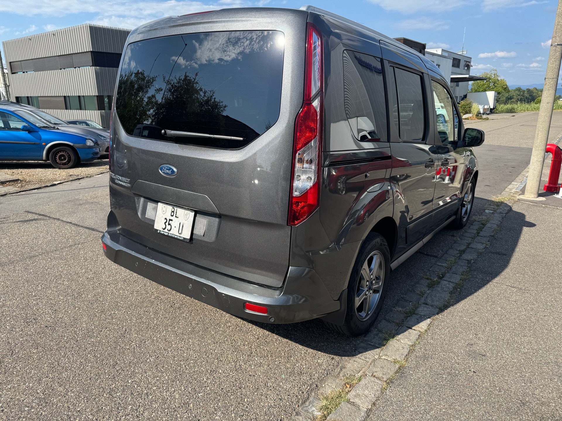 FORD Tourneo Connect 1.5 EcoBlue Titanium Automat-image-4