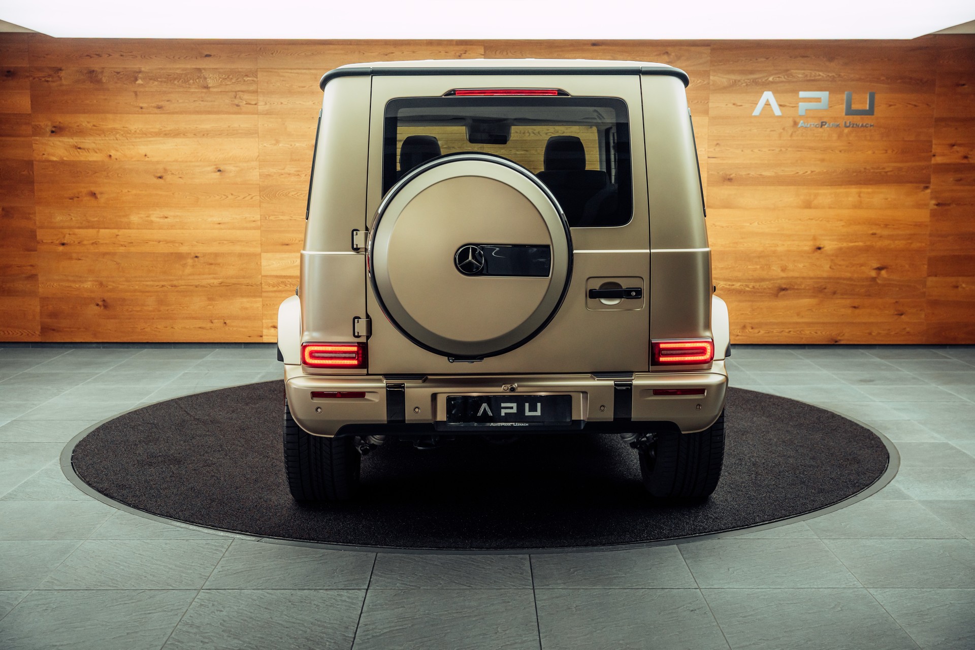 MERCEDES-BENZ G 63 AMG Speedshift Plus G-Tronic MY26 MANUFAKTUR Kalaharigold magno-showroom-element-1