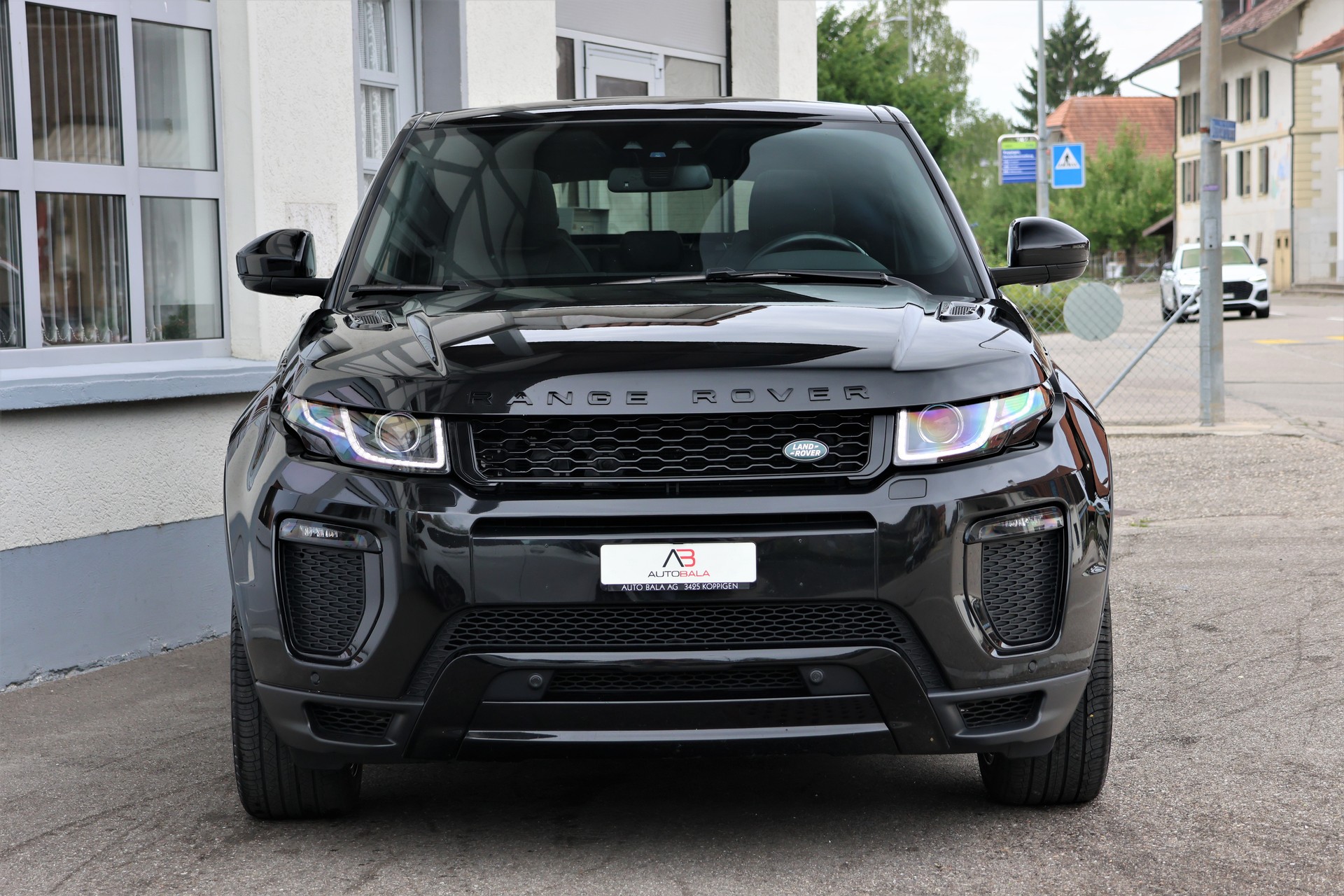 LAND ROVER Range Rover Evoque 2.0 TD4 HSE Dynamic AT9-showroom-element-1