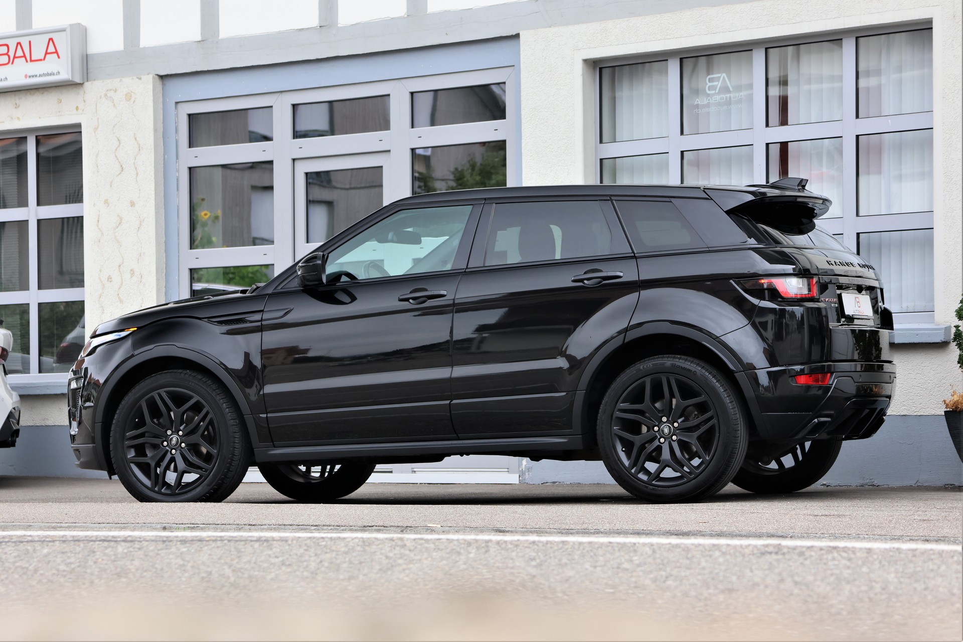 LAND ROVER Range Rover Evoque 2.0 TD4 HSE Dynamic AT9-showroom-element-3