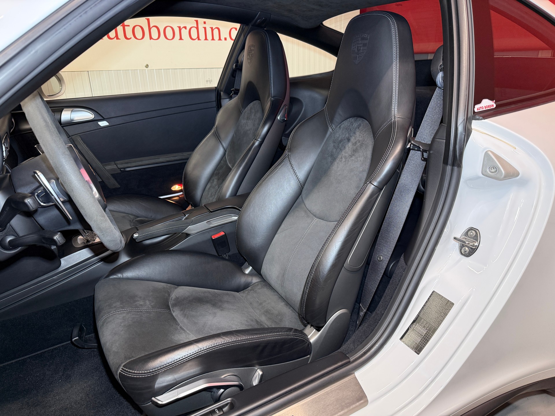PORSCHE 911 Carrera GTS PDK „Carraraweiss“ Alcantara / Centerlock / Sport Chrono & -auspuff-image-5