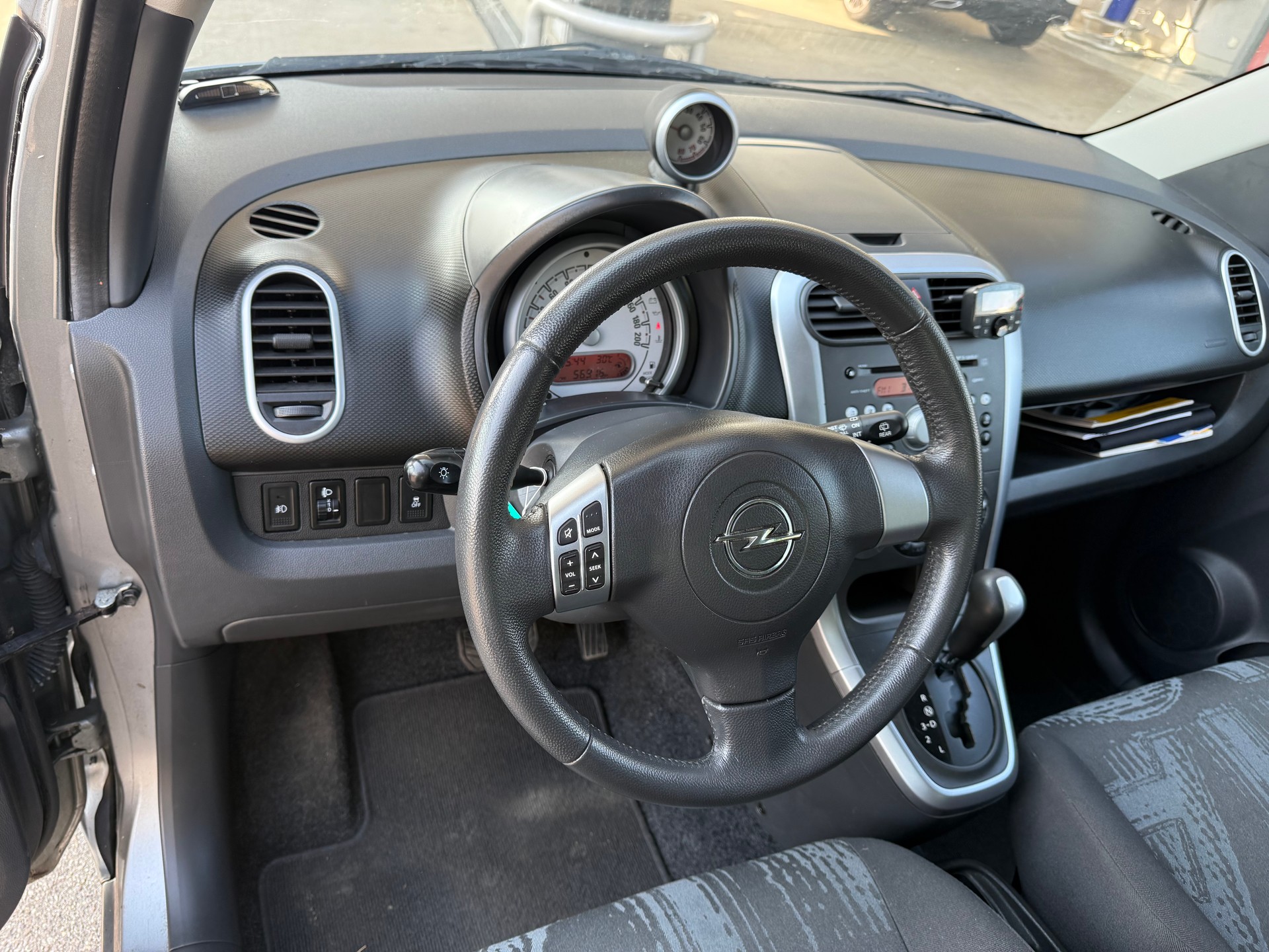OPEL Agila 1.2 Enjoy Automatic-image-11