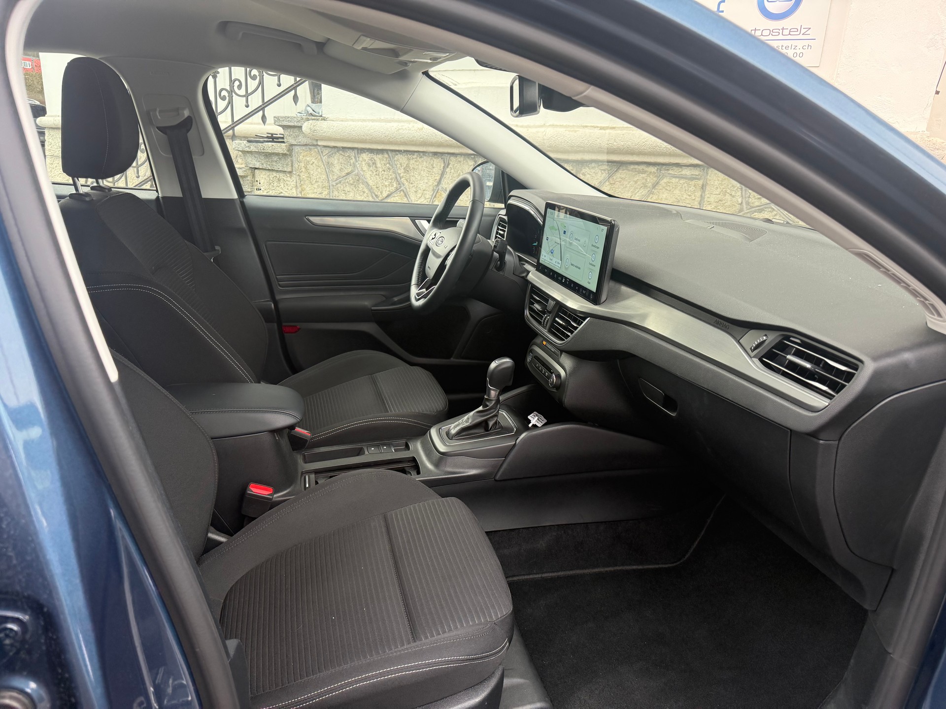 FORD Focus Station Wagon 1.0i EcoB Hybrid 155 Titanium-image-7