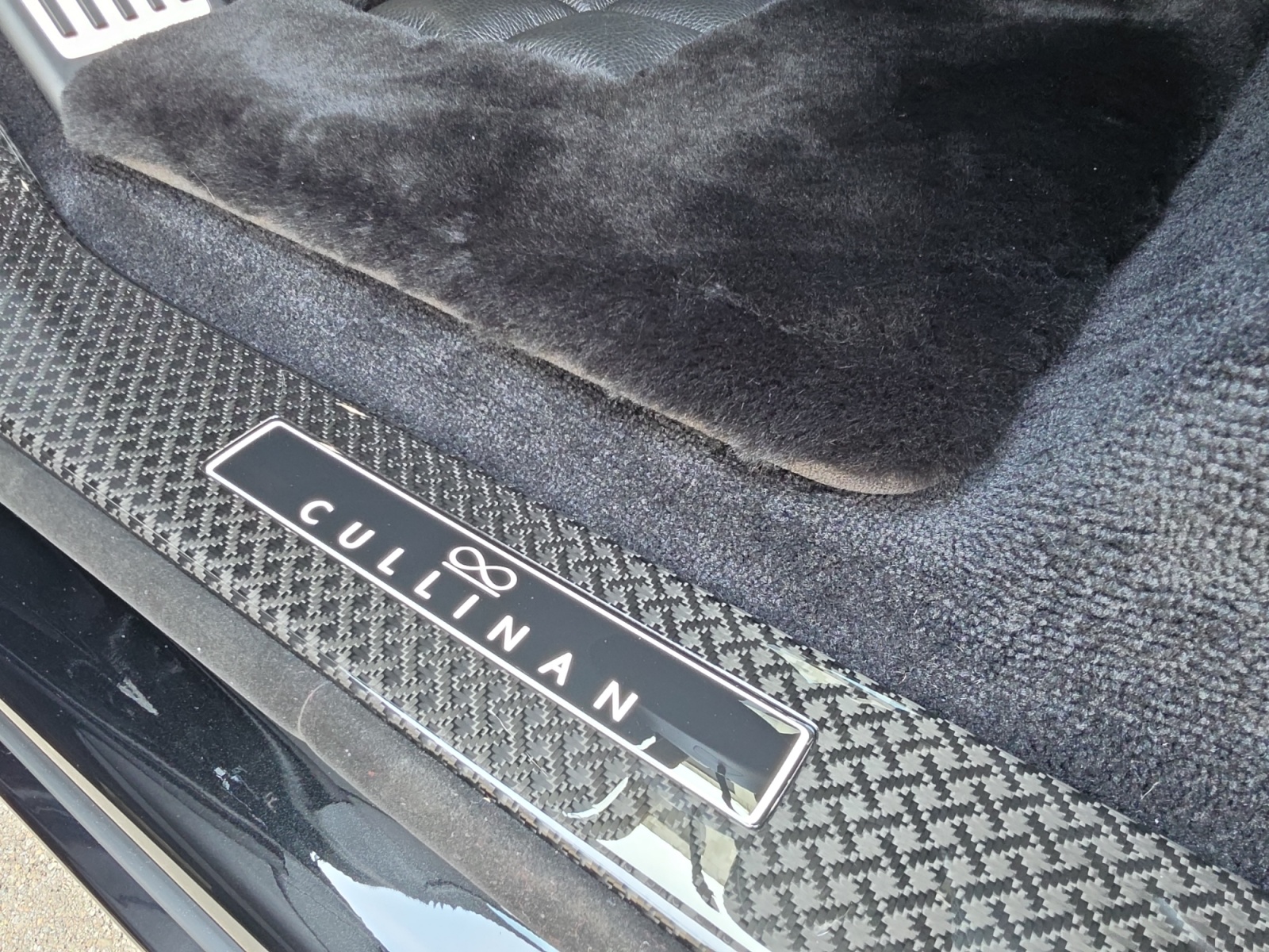 ROLLS-ROYCE Cullinan Serie II - Black Badge - Neuwagen-image-15