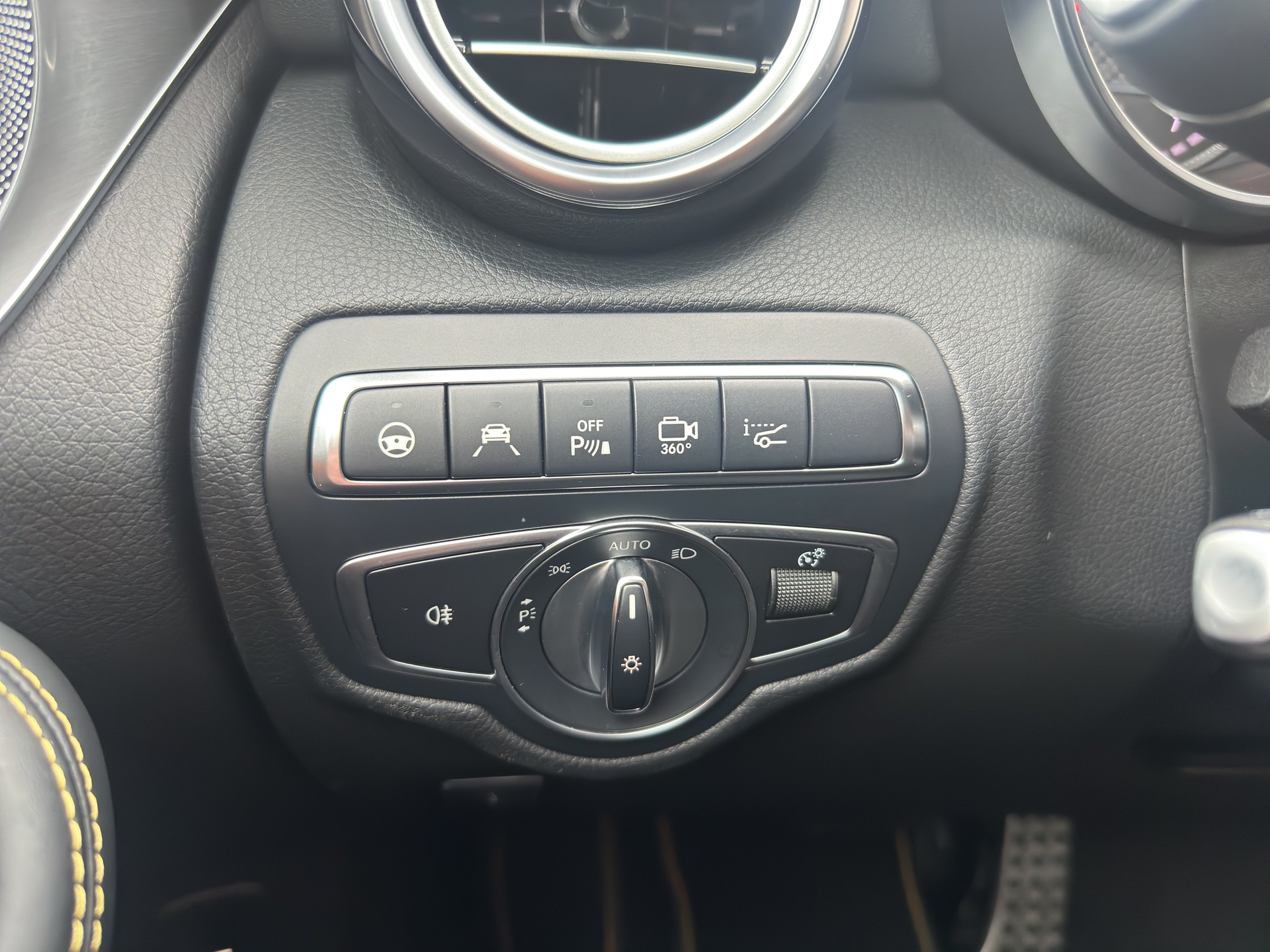 MERCEDES-BENZ GLC Coupé 63S AMG Edition 1 (CH) Performance Carbon INDIVIDUAL-image-25