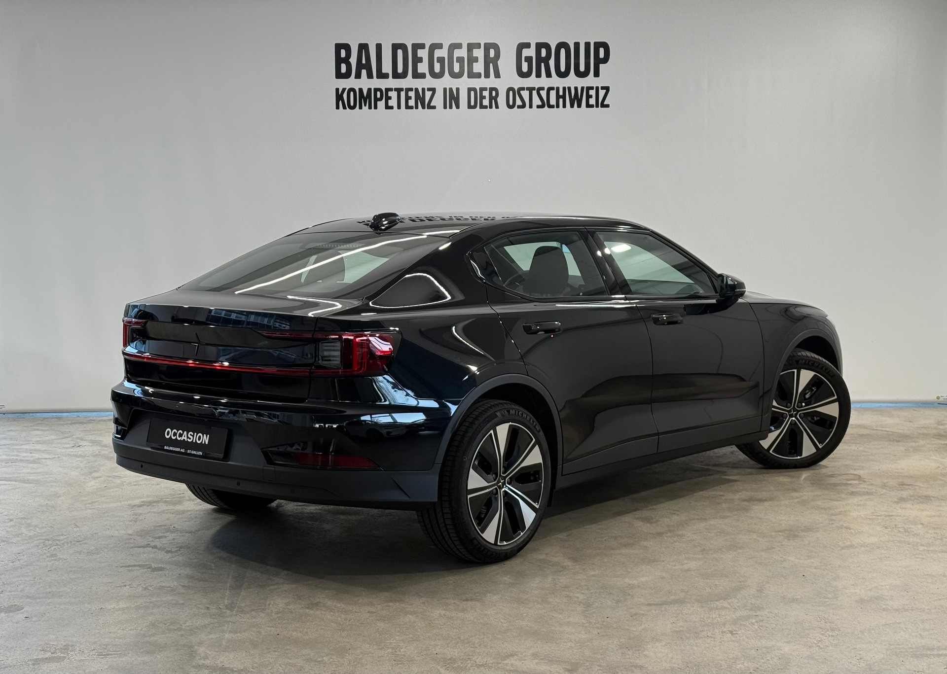POLESTAR 2 Standard Range Single Motor-showroom-element-2