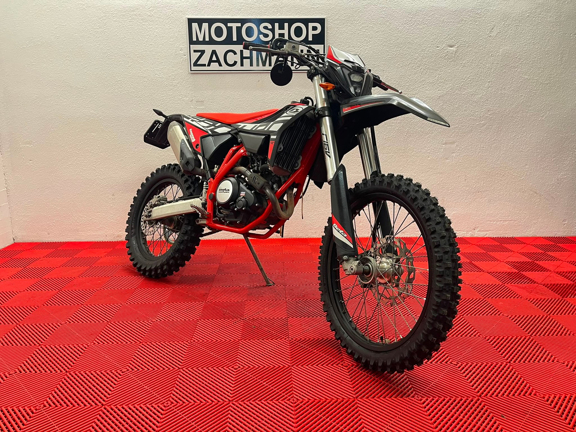 BETA RR 125-4T LC Enduro-image-2