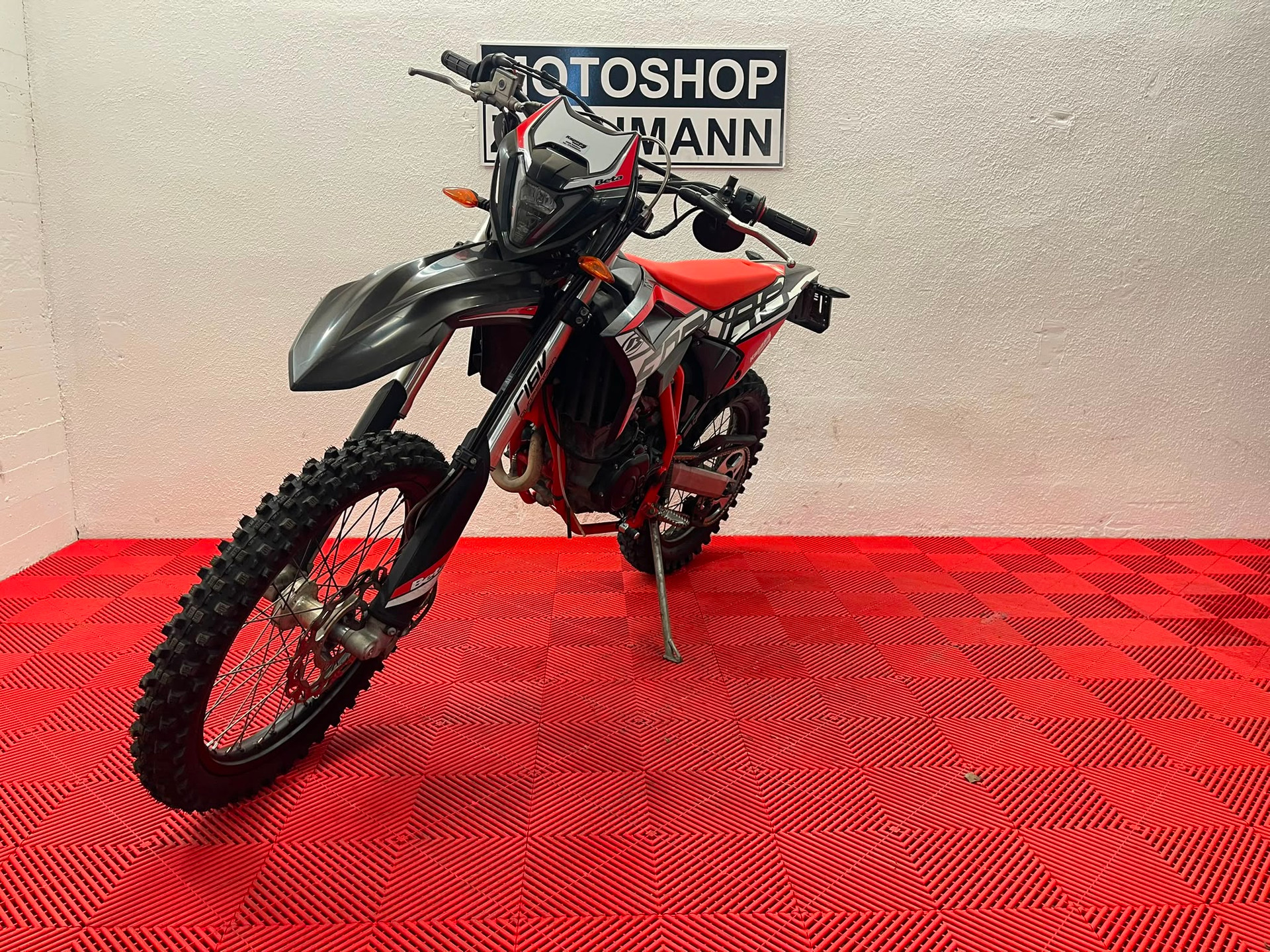 BETA RR 125-4T LC Enduro-image-1