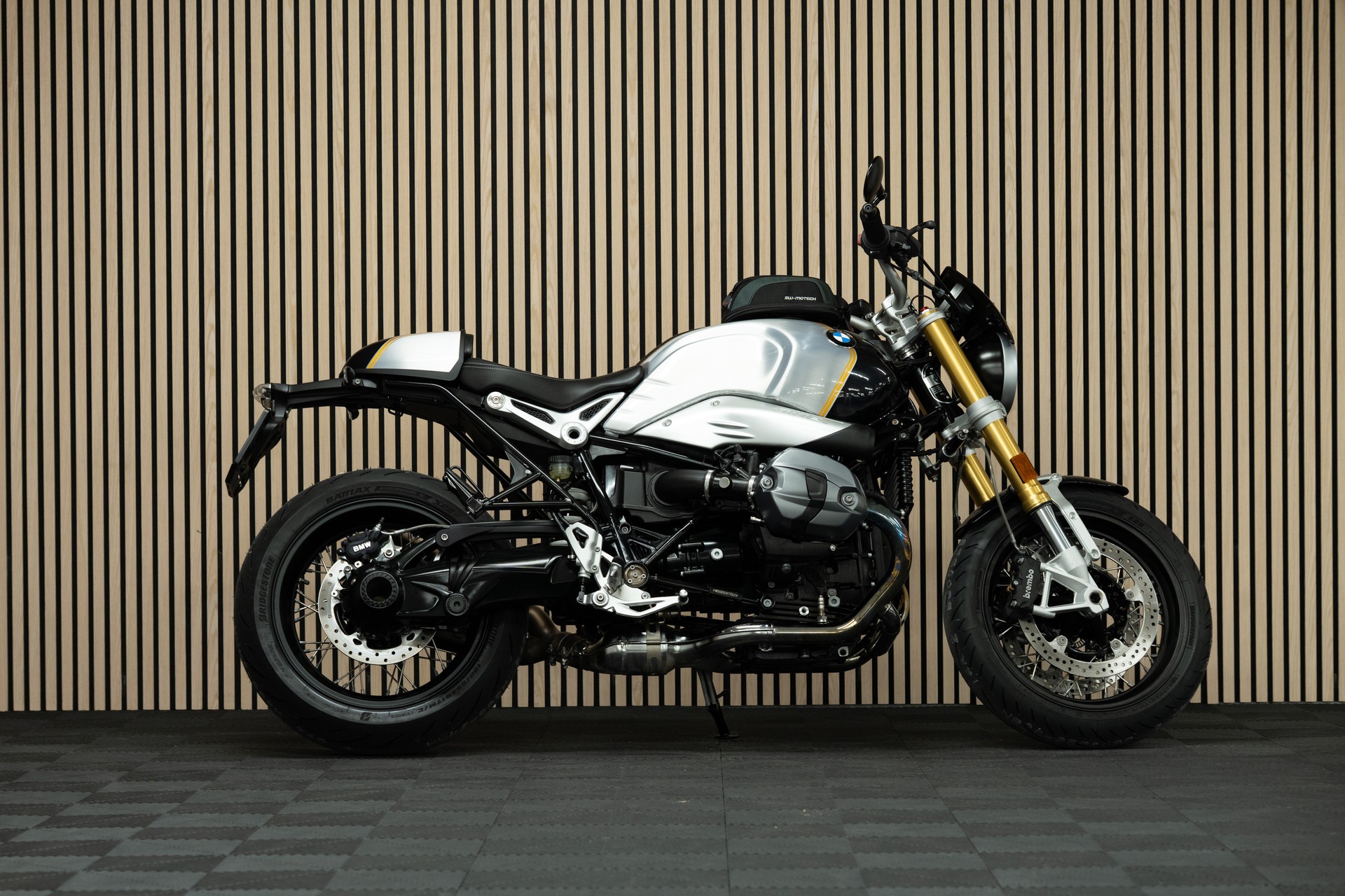 BMW R nineT-image-0